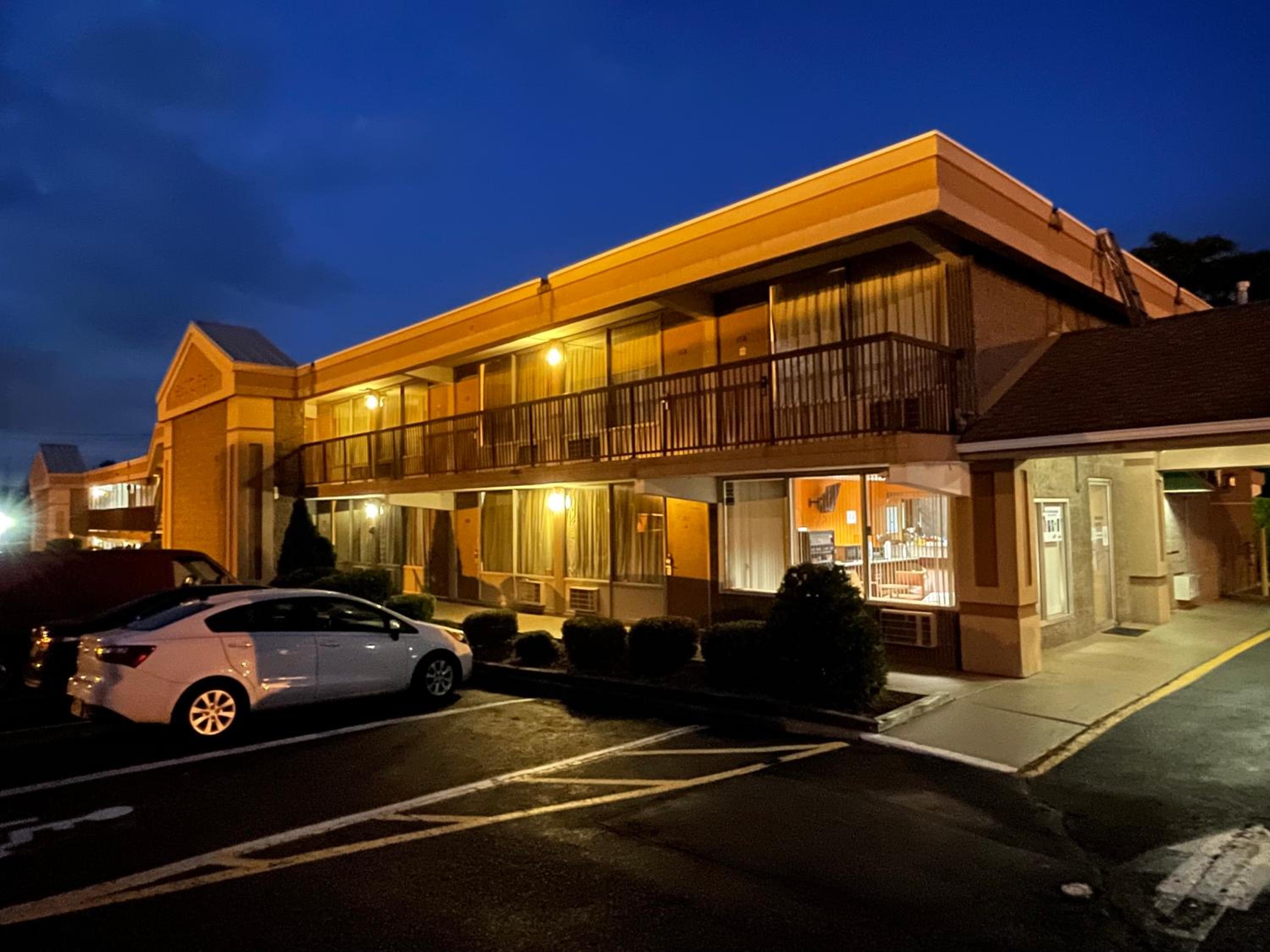 Travelers Inn