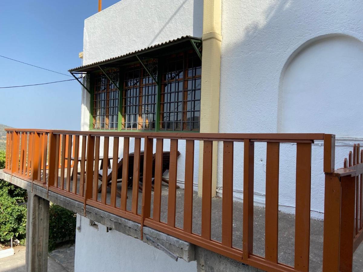 Villa Kamari - Cretan Style Apartment photo 3