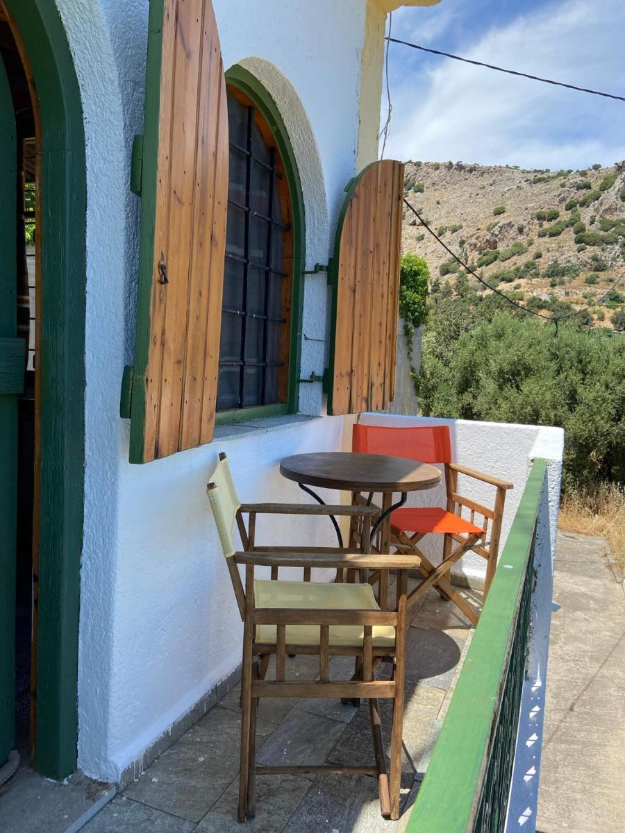 Villa Kamari - Cretan Style Apartment photo 4