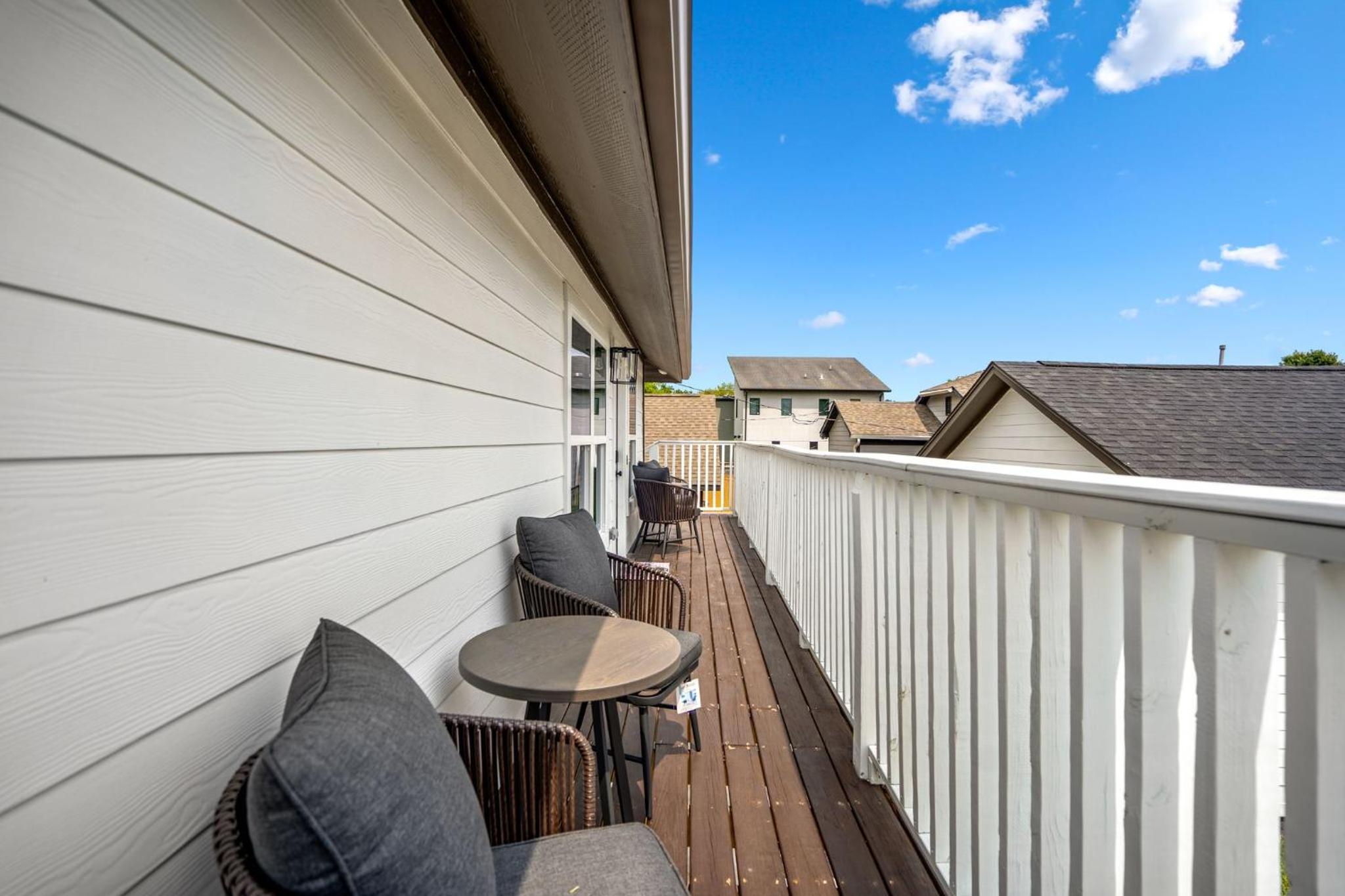 Universal Apartment at East Downtown