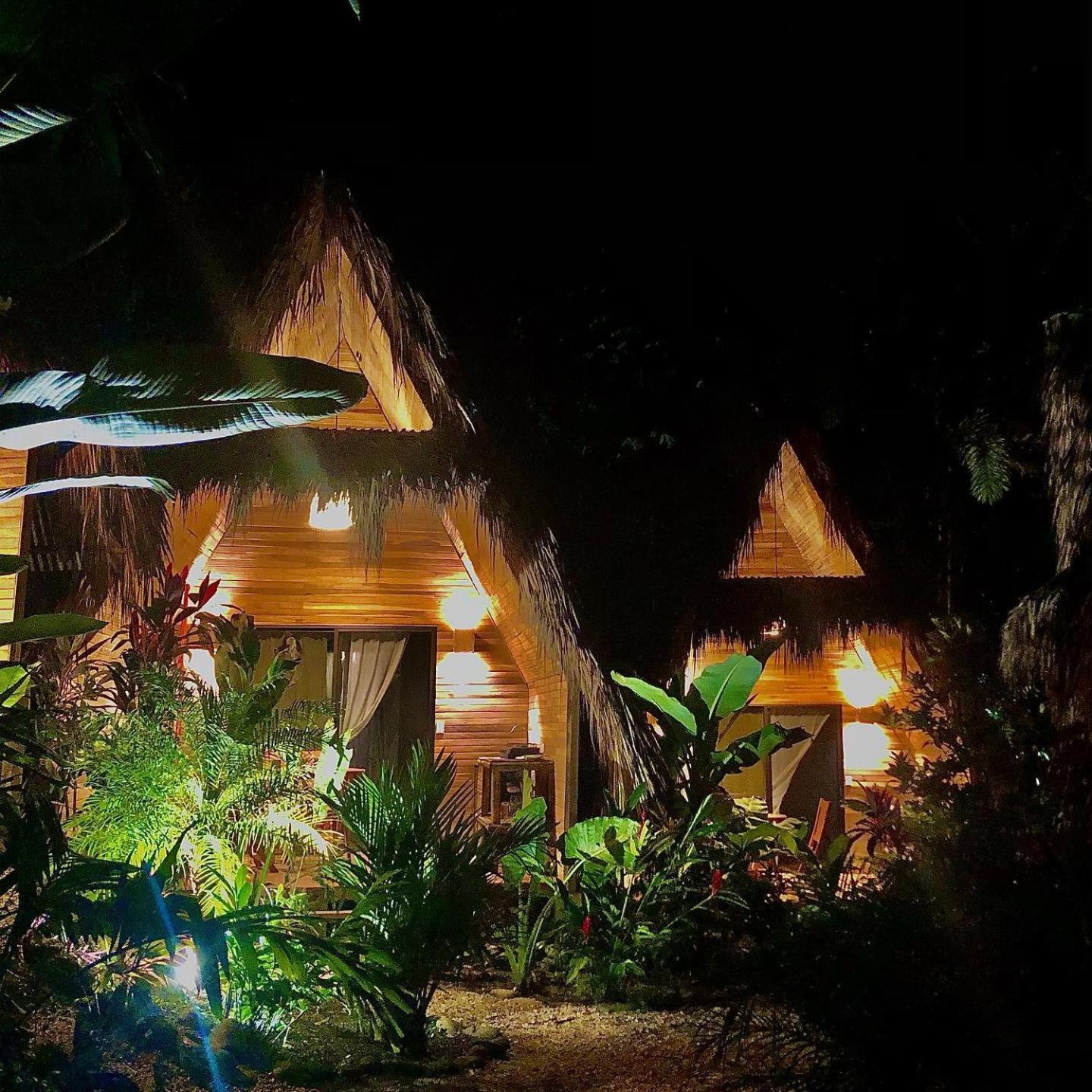 Buena Onda Bungalows
