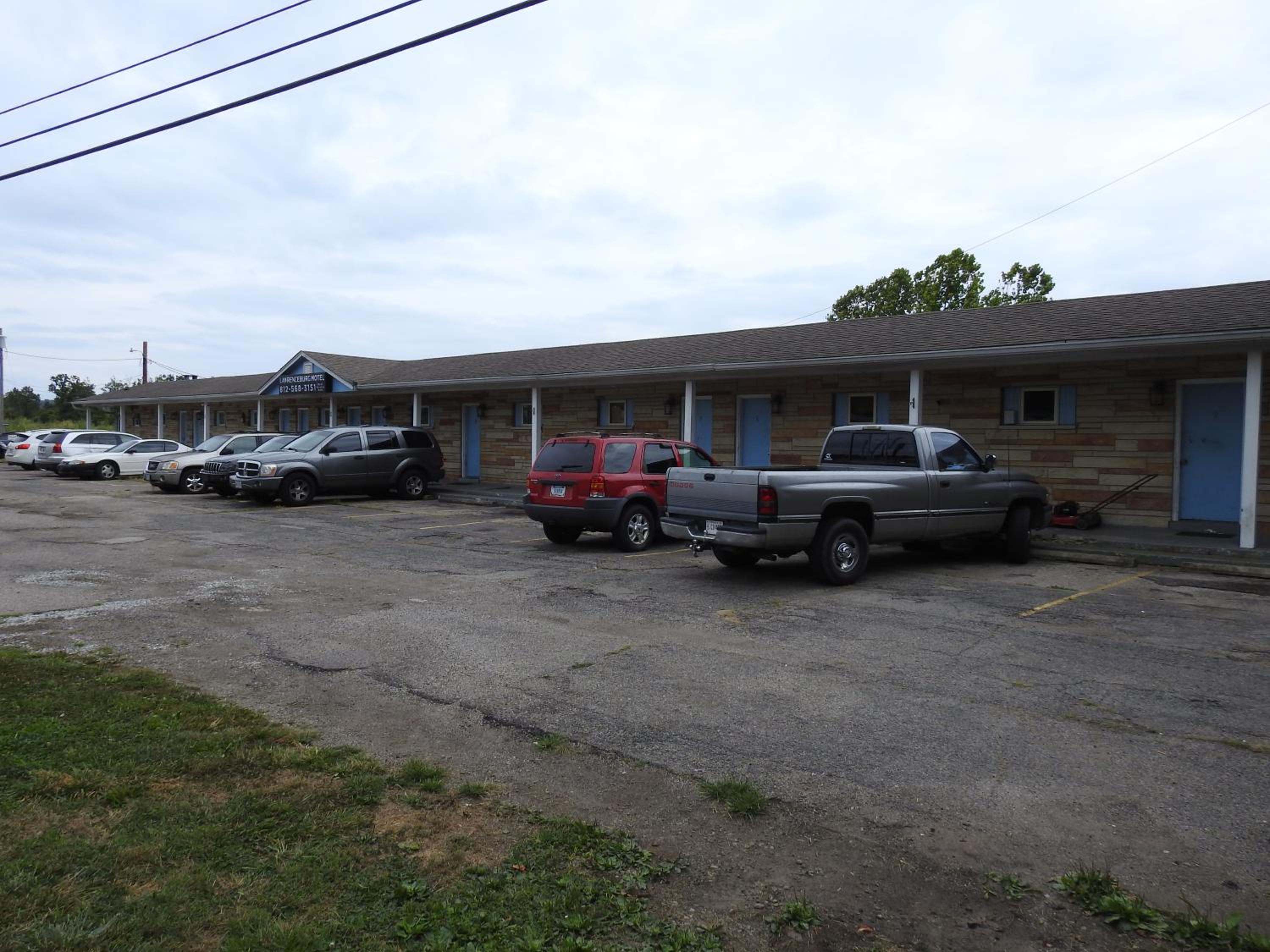 LAWRENCEBURG MOTEL view 5