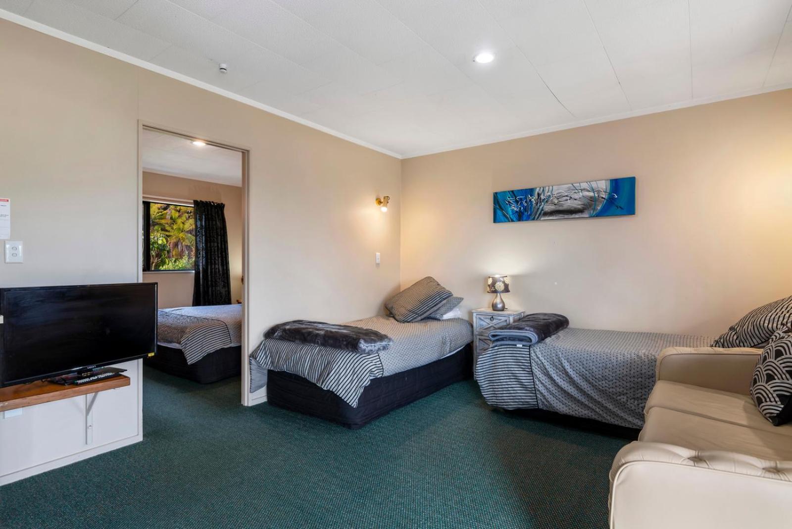 Motuoapa Studio - Motuoapa Holiday Unit view 5