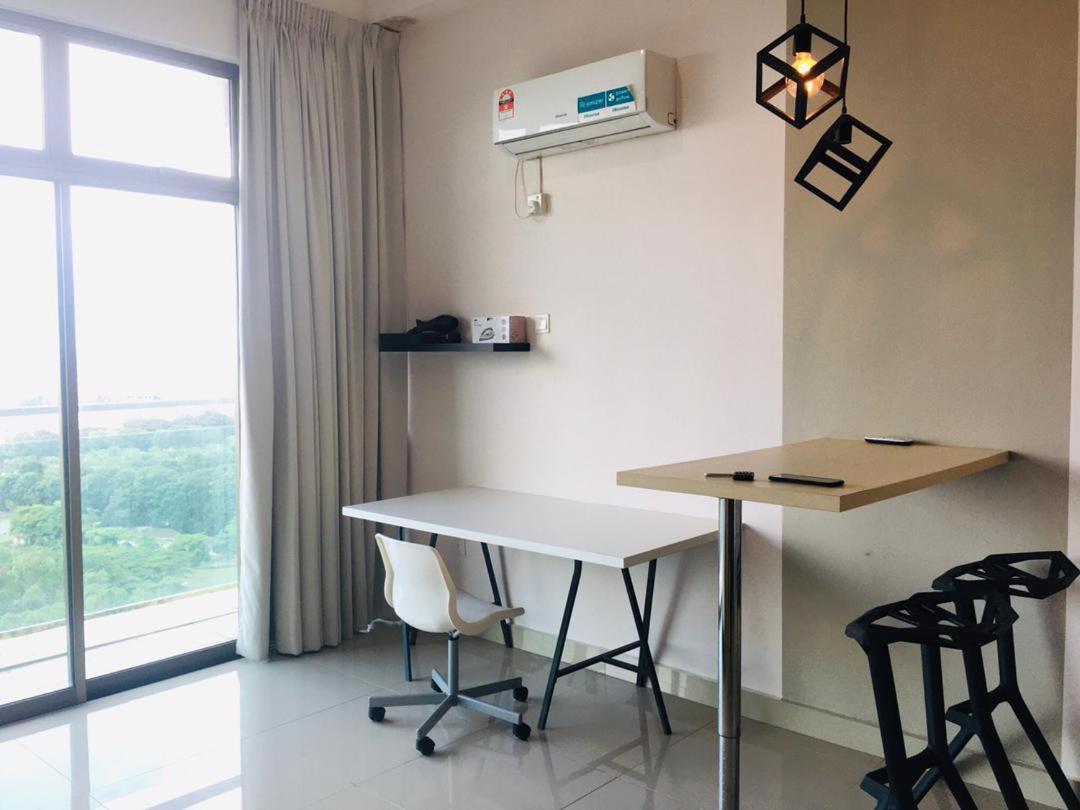 PALAZIO CONDO (MOUNT AUSTIN)