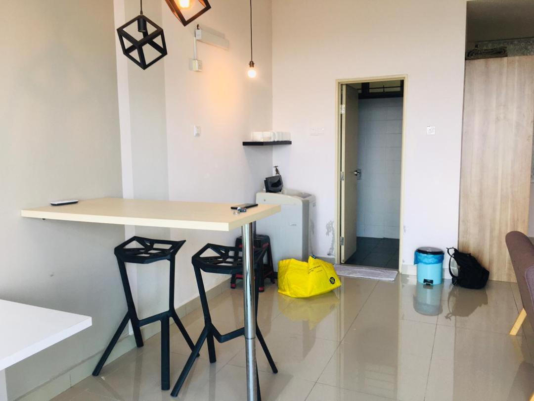 PALAZIO CONDO (MOUNT AUSTIN)