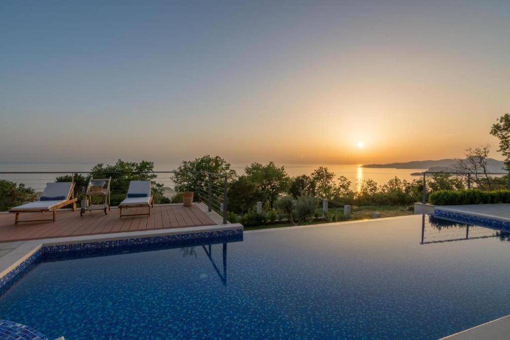 Luxury Villa Crystal Blue photo 2
