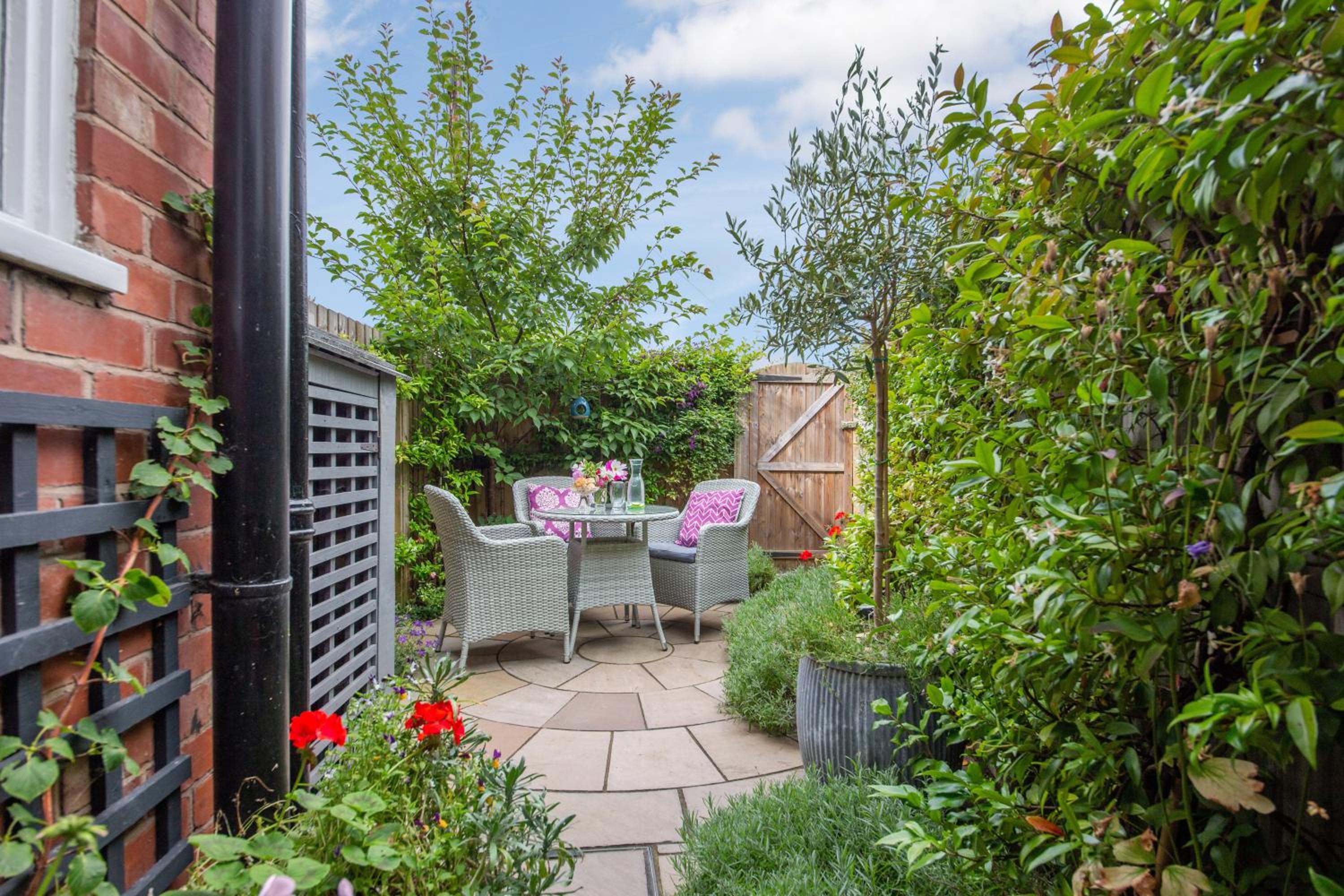 Charlie's Cottage view 4