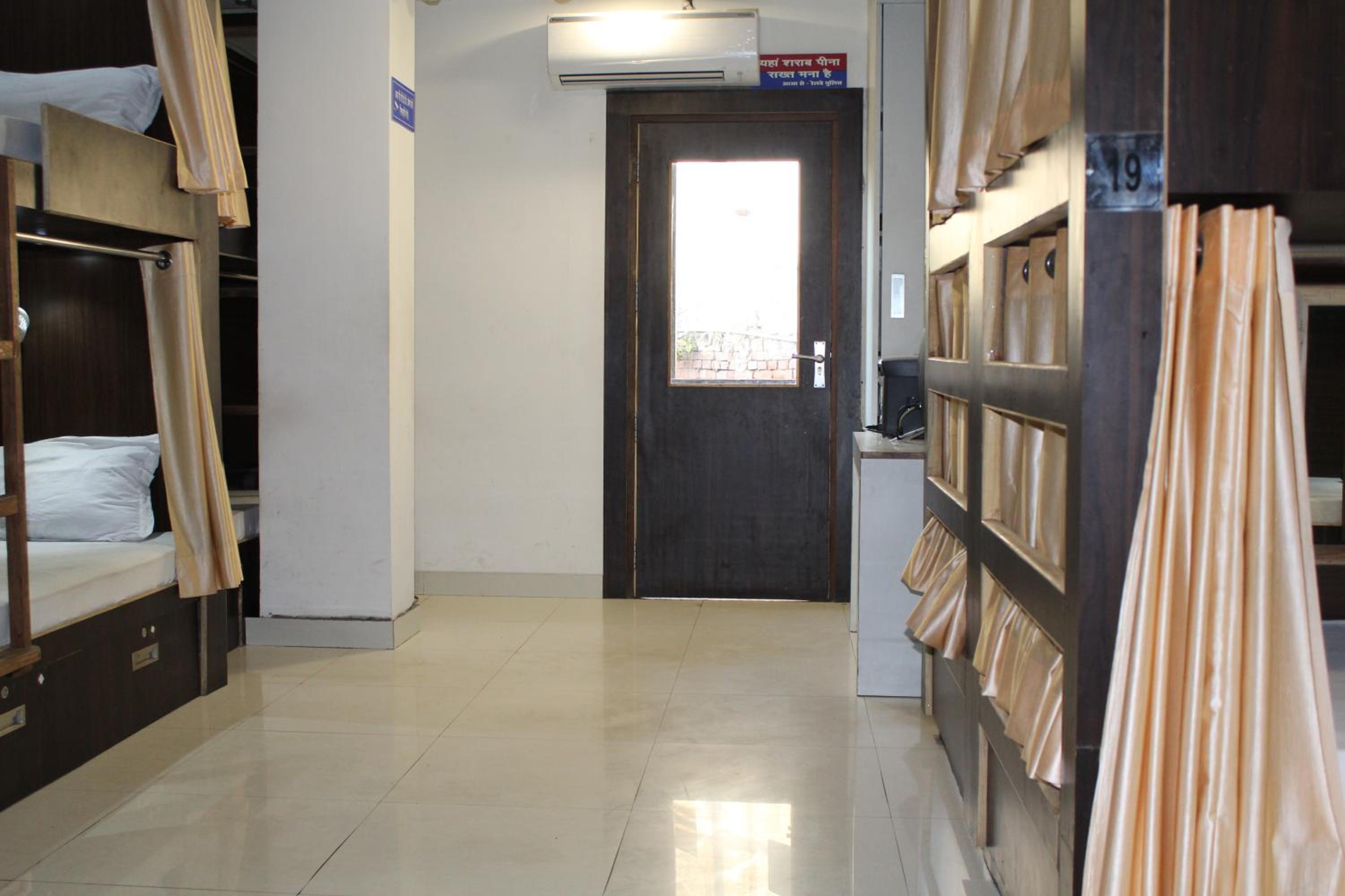 PARADISE AC DORMITORY view 2