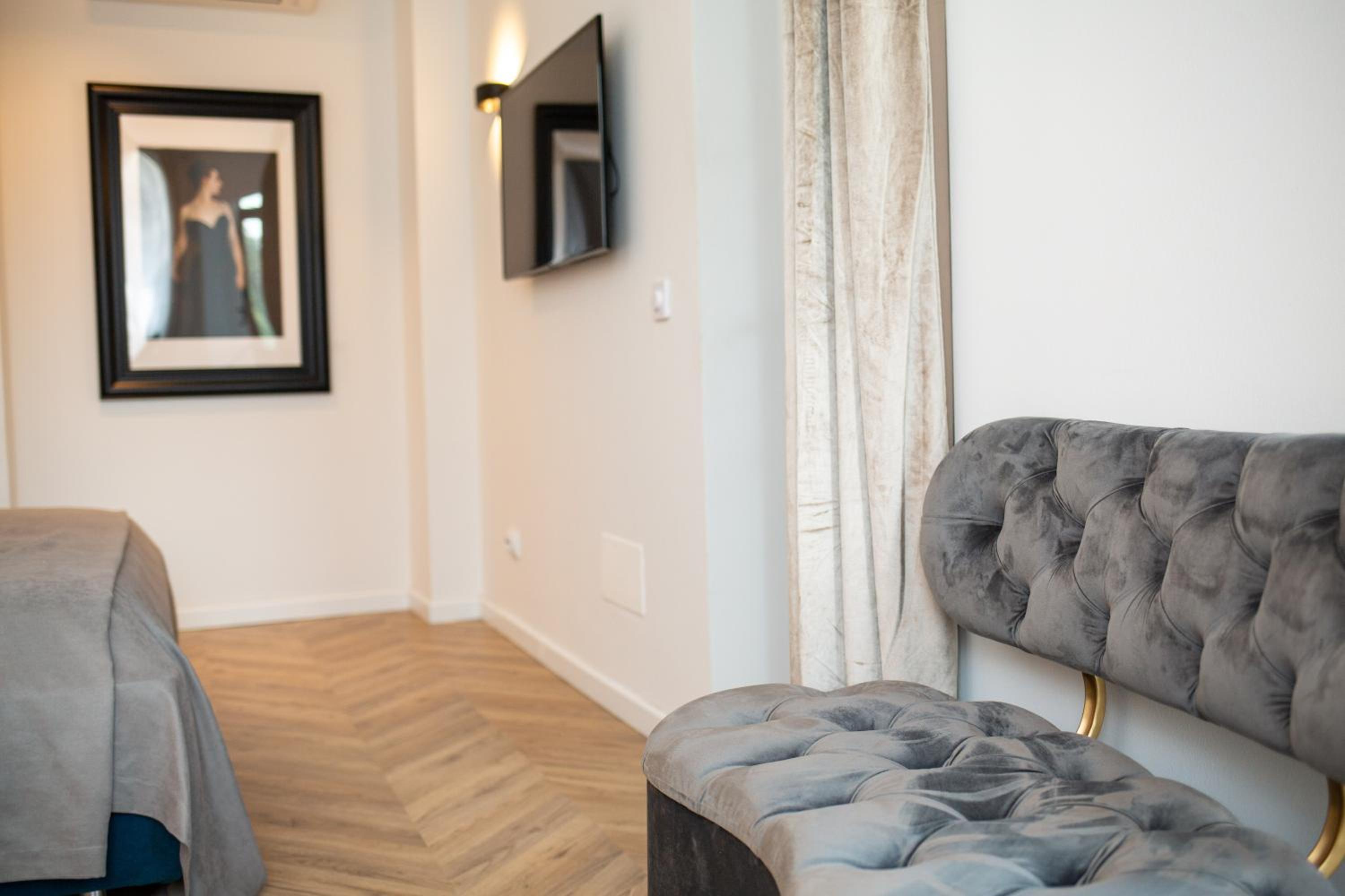 Metropole Apartments Royal Residence view 4