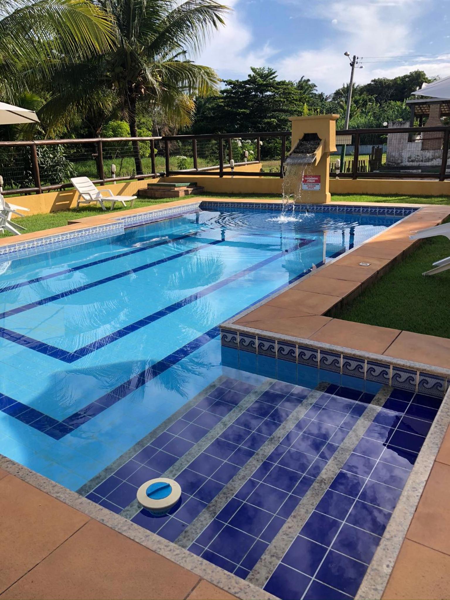 Guarajuba - BA - Confortável casa com 3 quartos, 2 suites