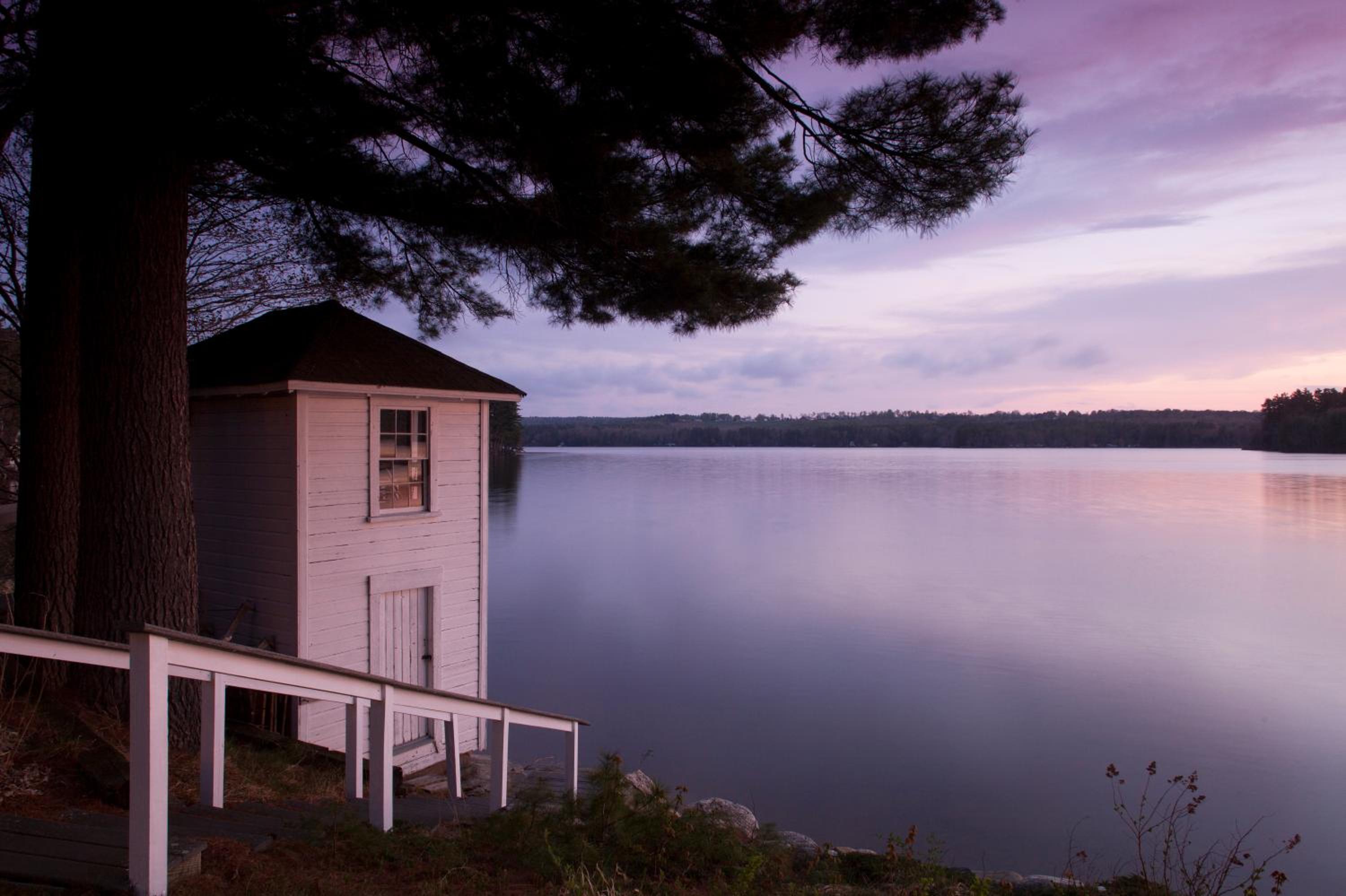 Wolf Cove Inn