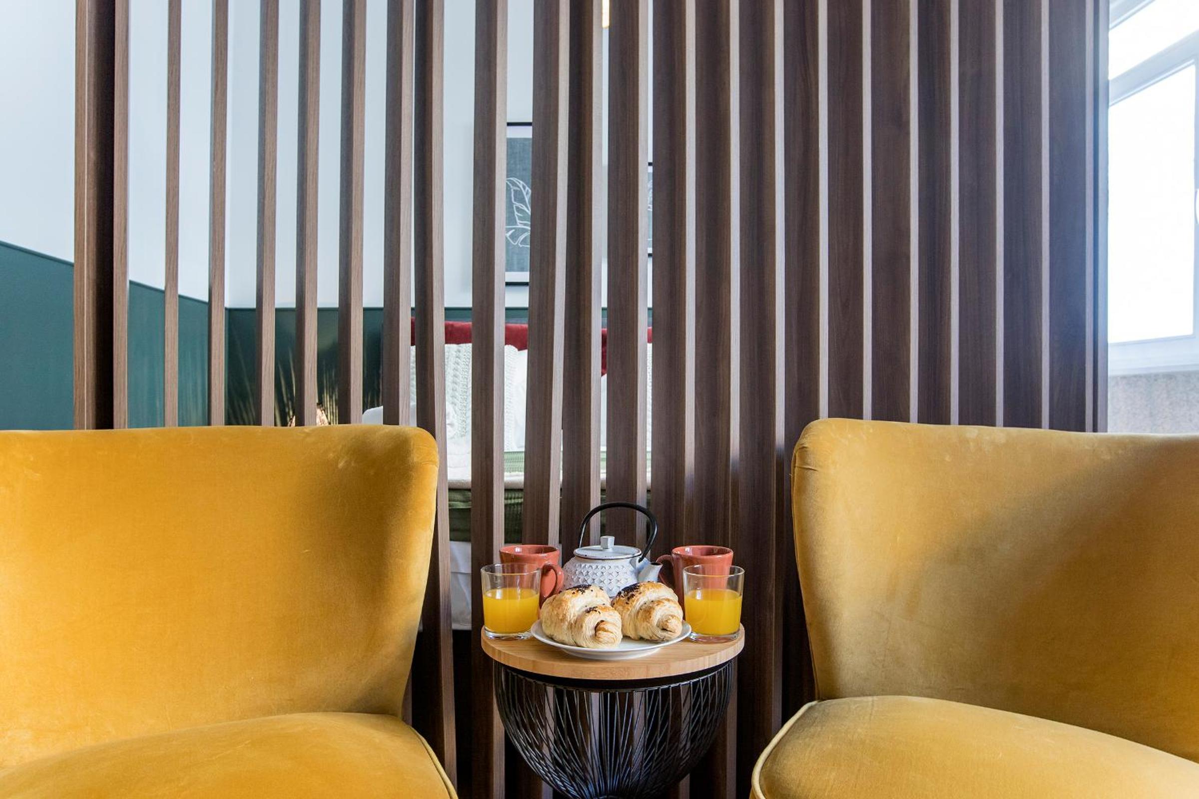 Mouzinho Darling Studio w/ AC in City Center by LovelyStay view 3