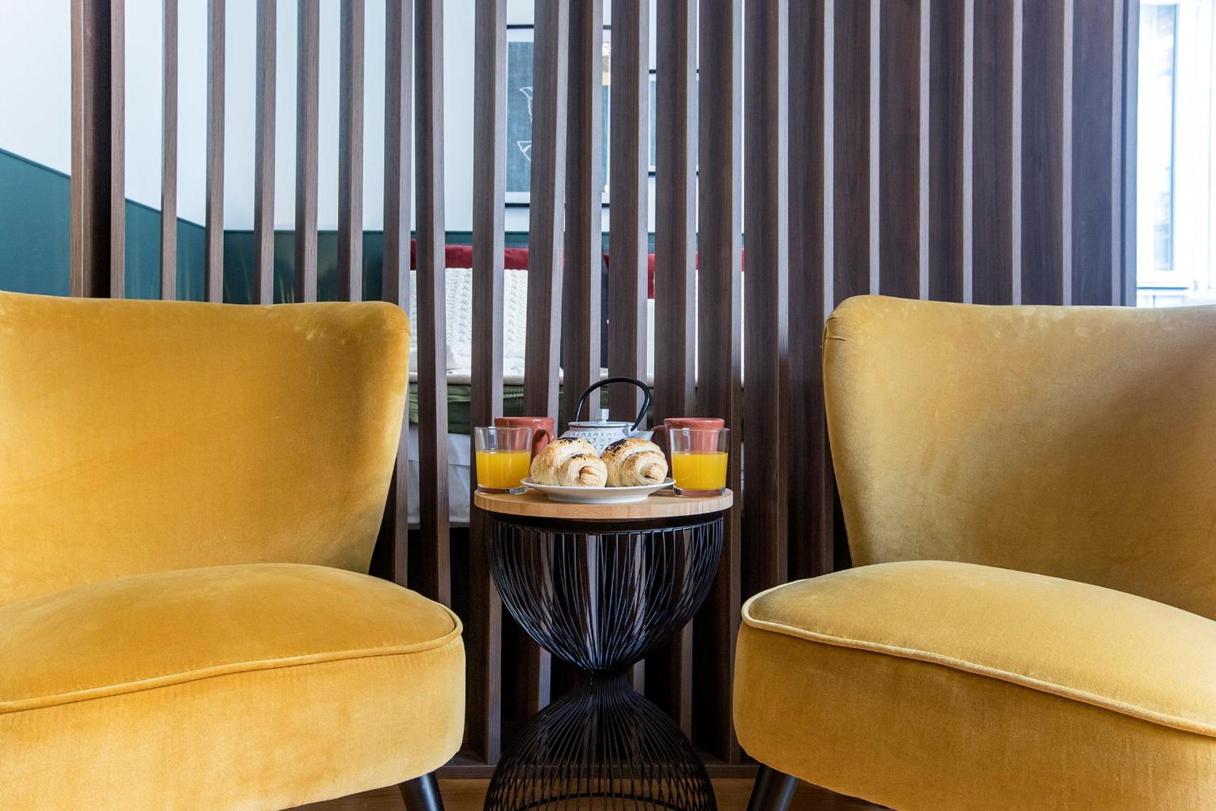 Mouzinho Darling Studio w/ AC in City Center by LovelyStay view 5