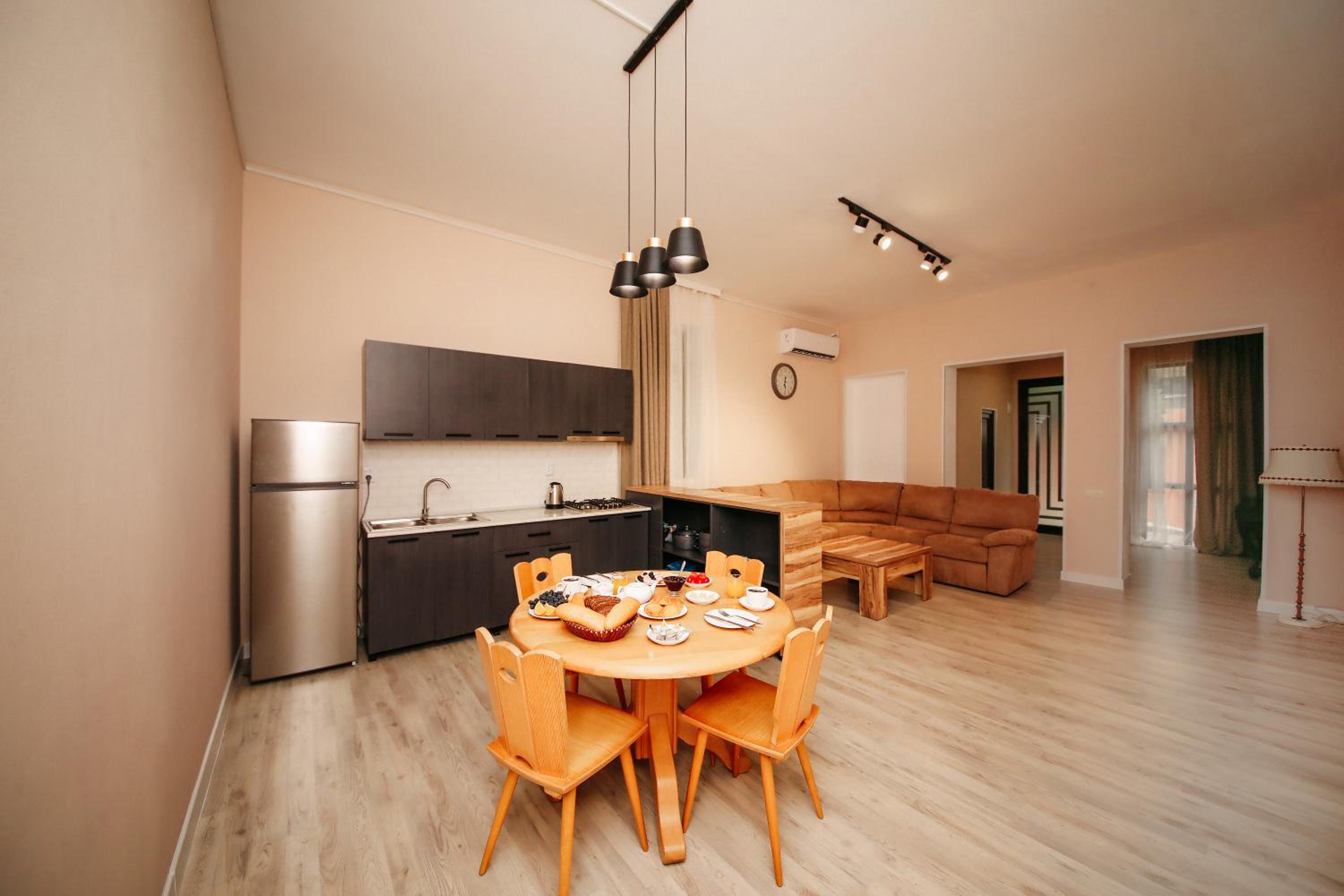 Plagio Green Terrace Homes view 2
