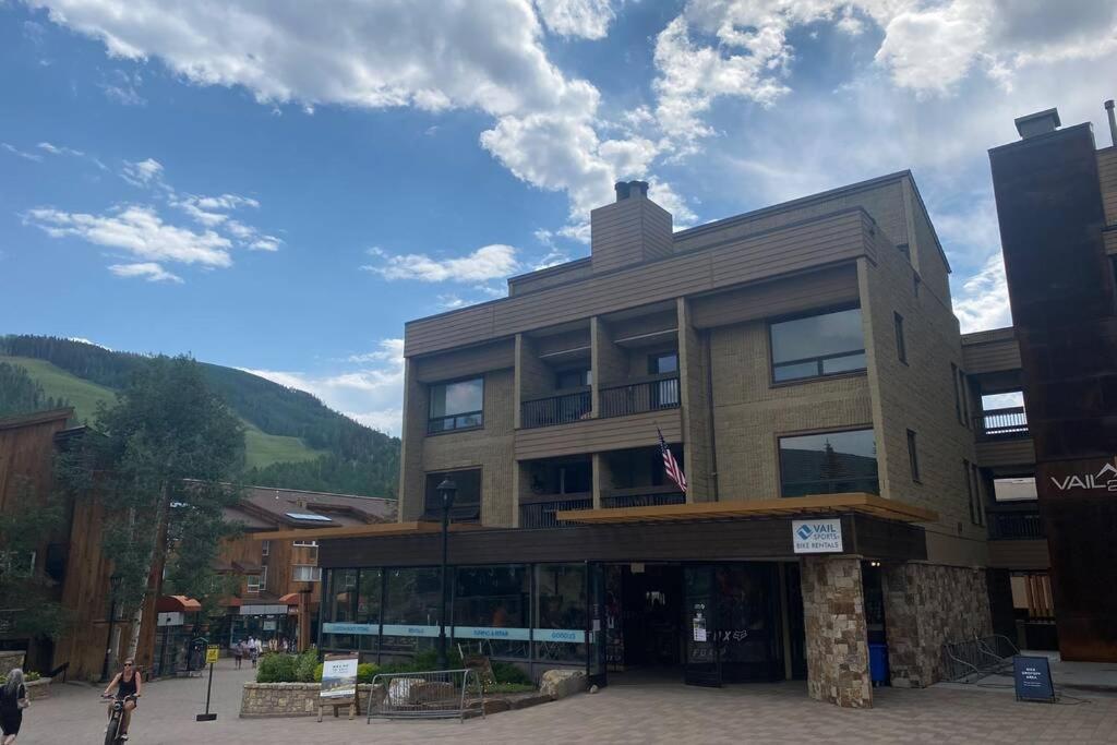 Cozy Apartment, Right in front of Lionshead Gondola view 5
