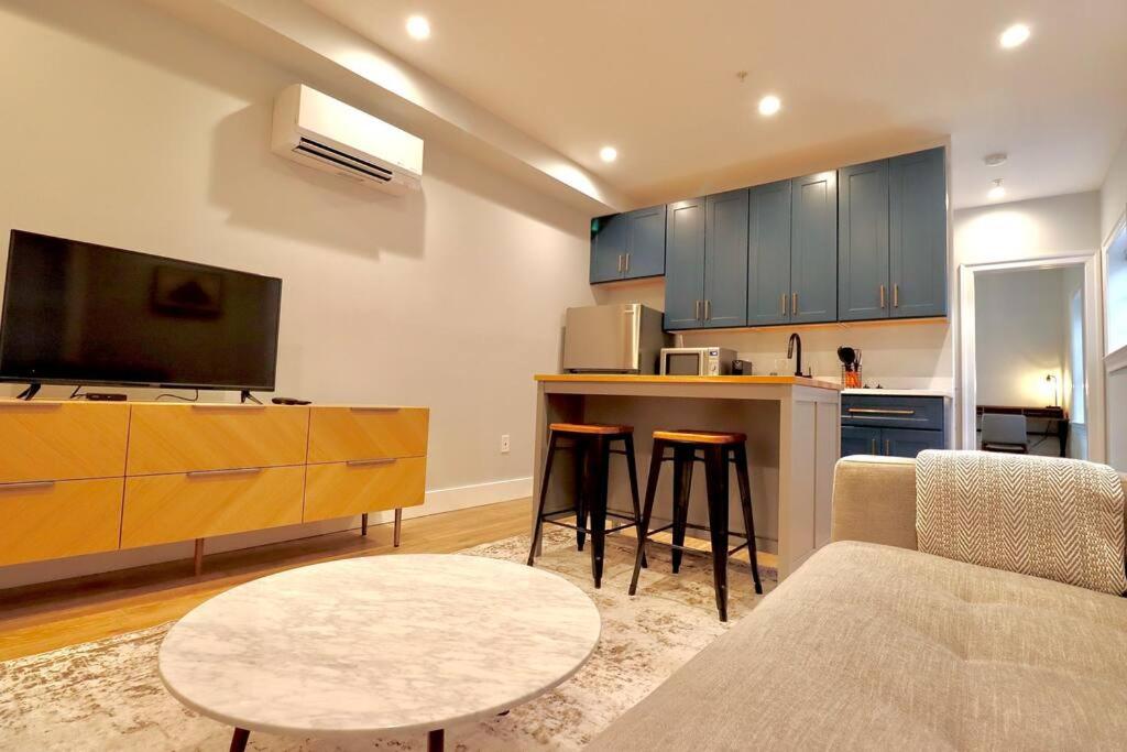 The Old Town Suite at Prince Street Inn view 3
