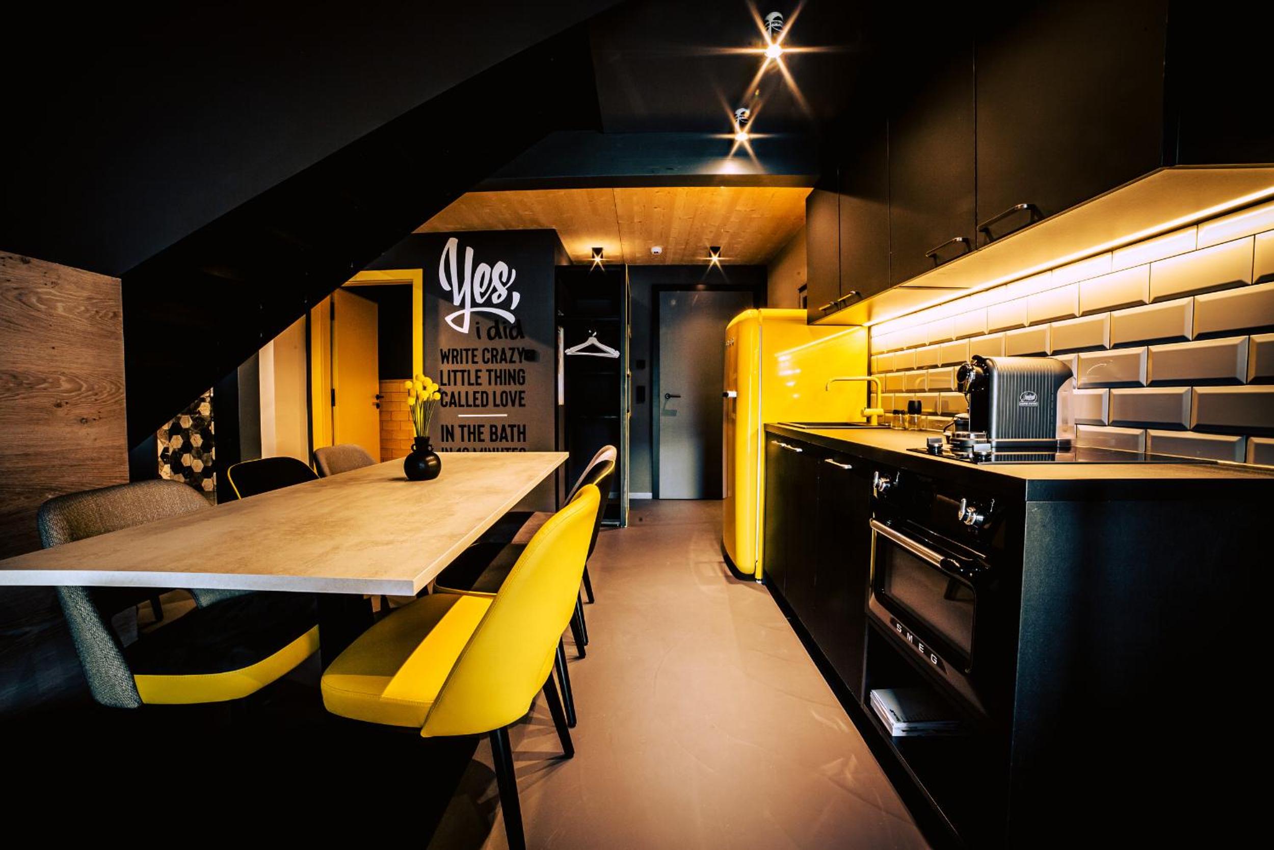 Boutique Apartments OLD SCHOOL view 3