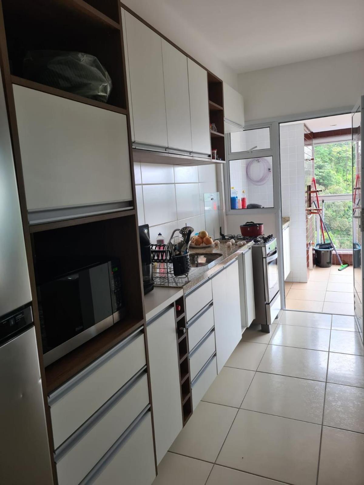 AP Clube Lazer Total, apartamento en Bertioga — kitchen