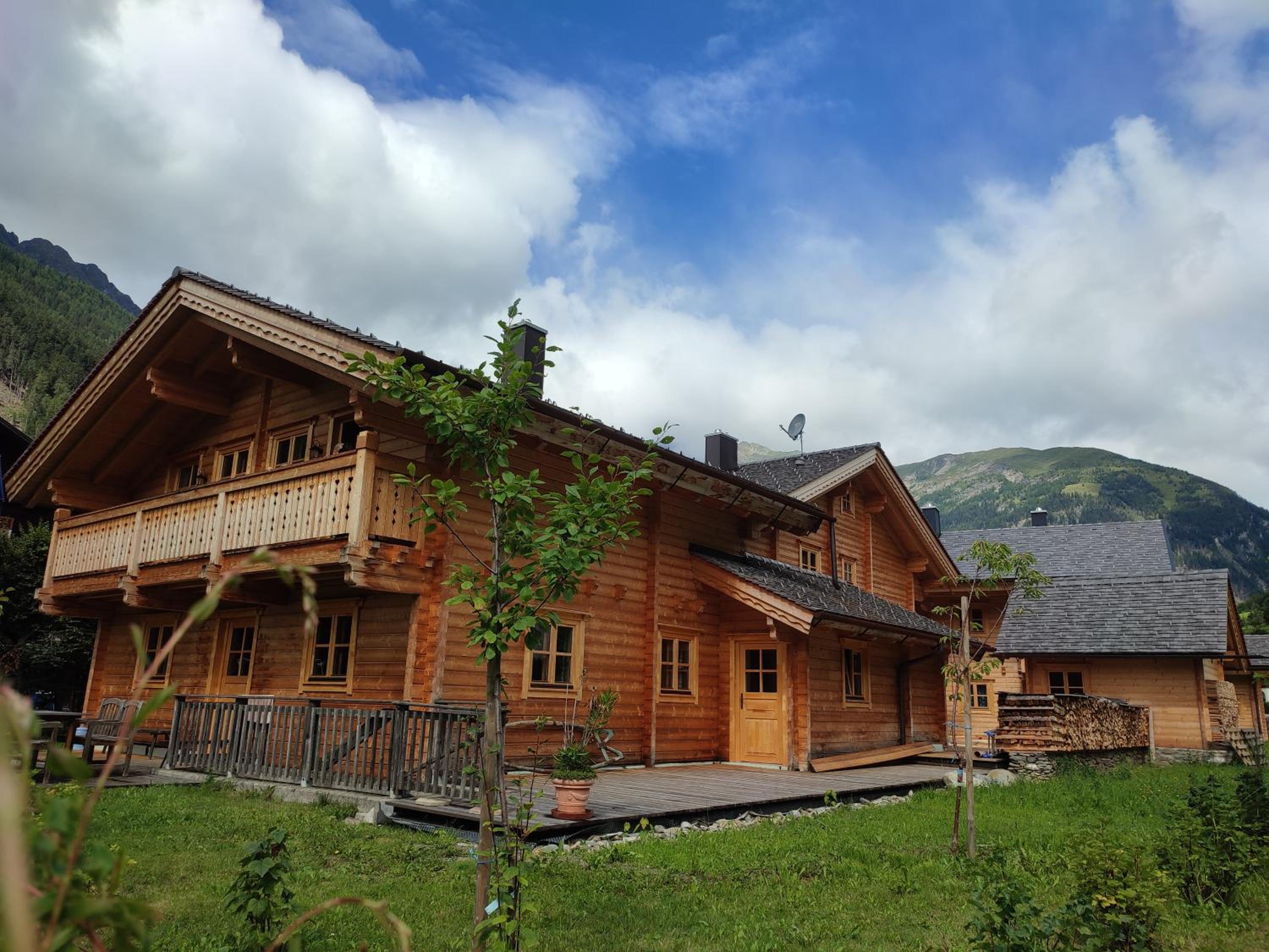 Schlosswirt Chalets & Apartments