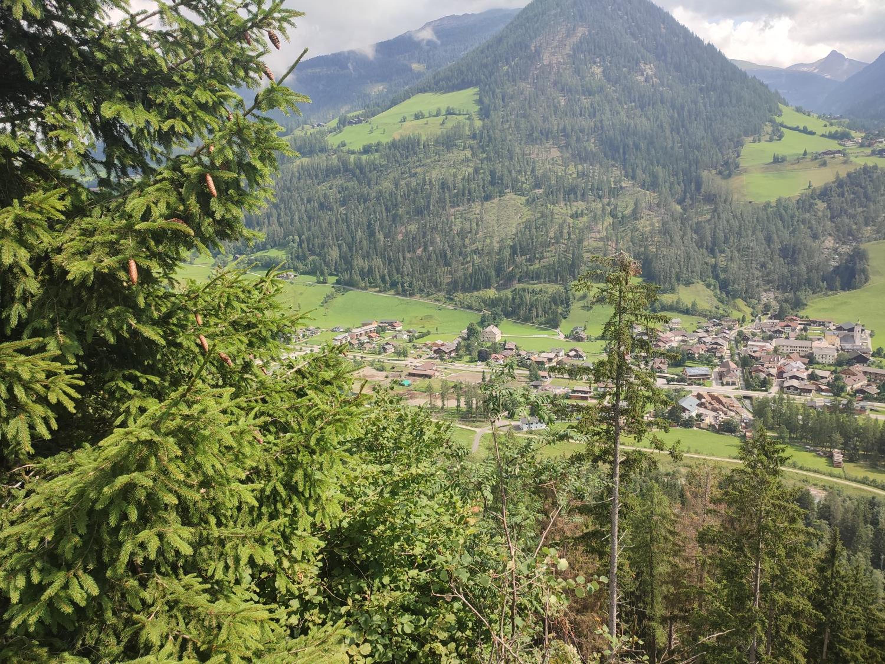 Schlosswirt Chalets & Apartments