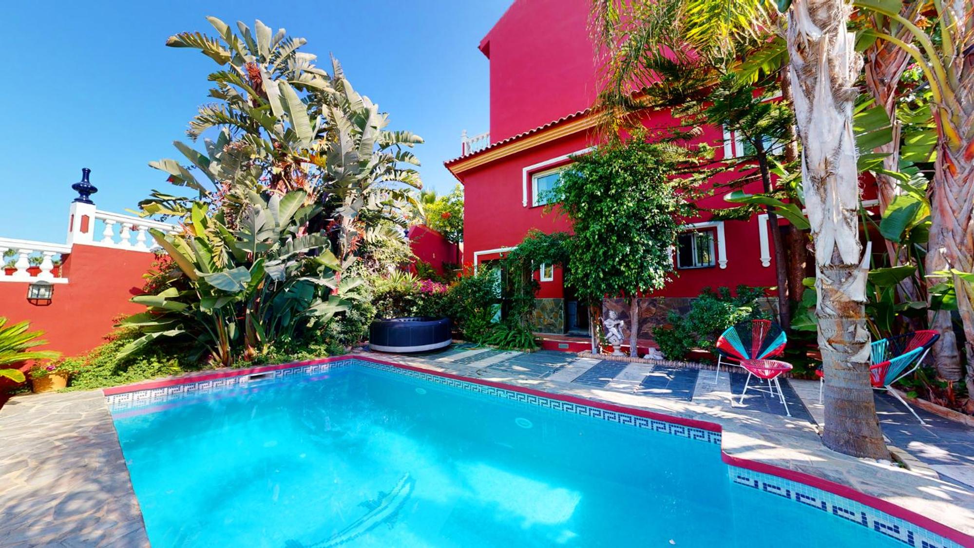 Hotel Majestic Villa By The Beach