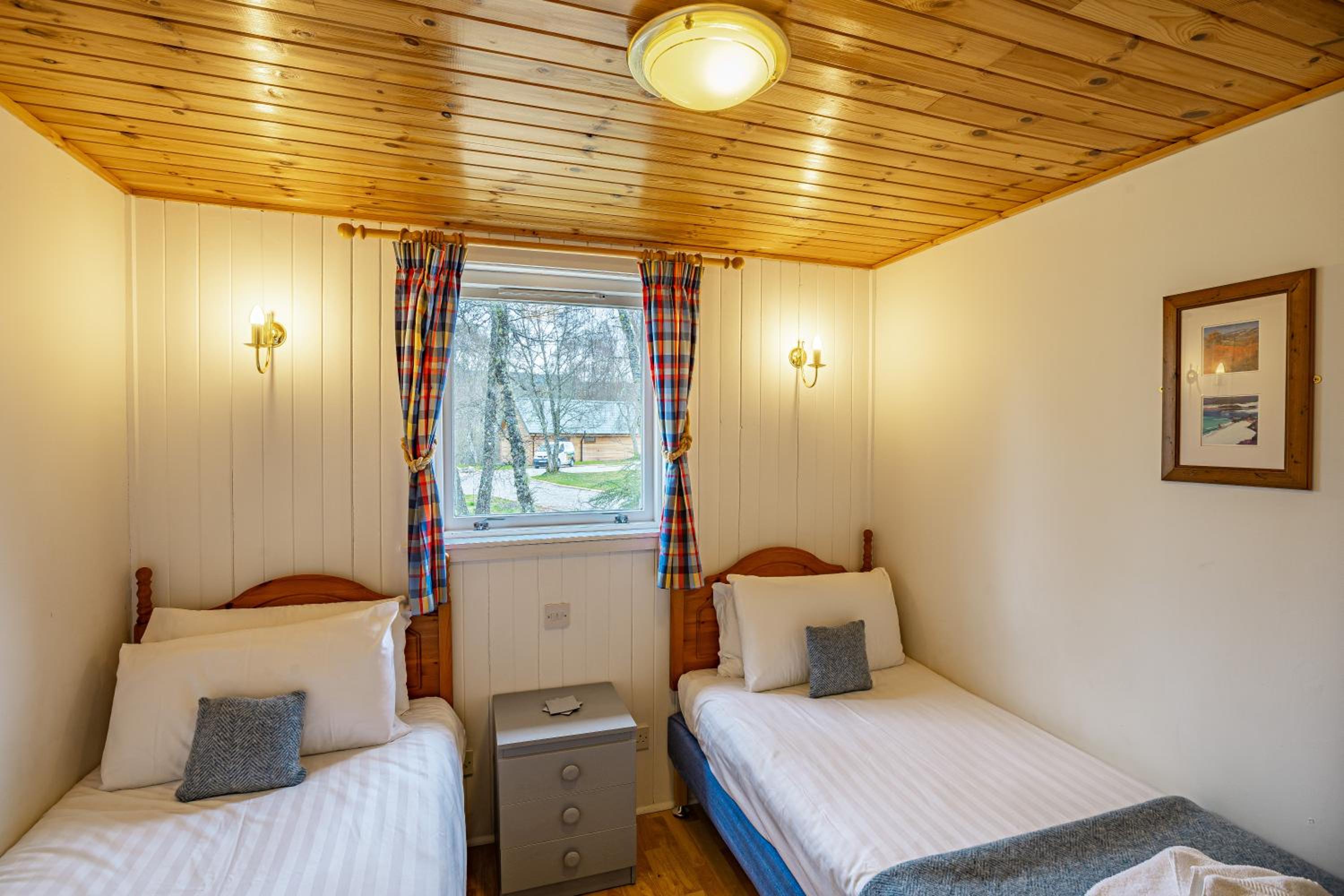 Heather Lodge 4, sleeping 6 view 3