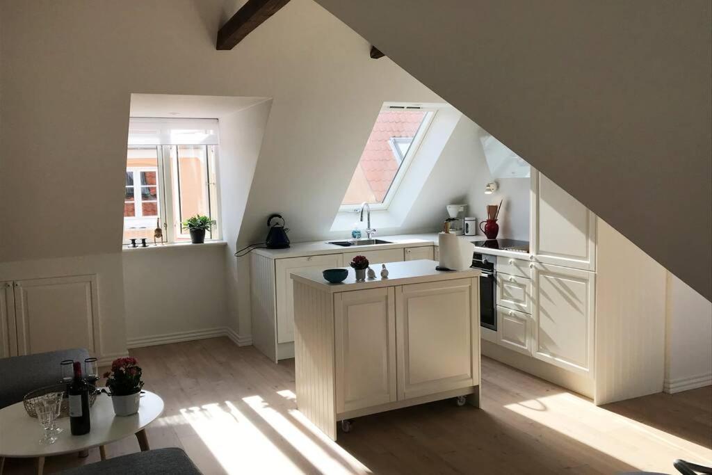 Penthouselejlighed med havneudsigt