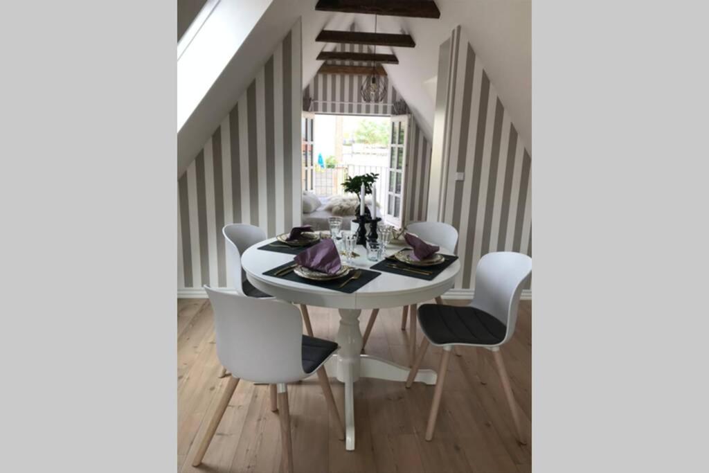 Penthouselejlighed med havneudsigt