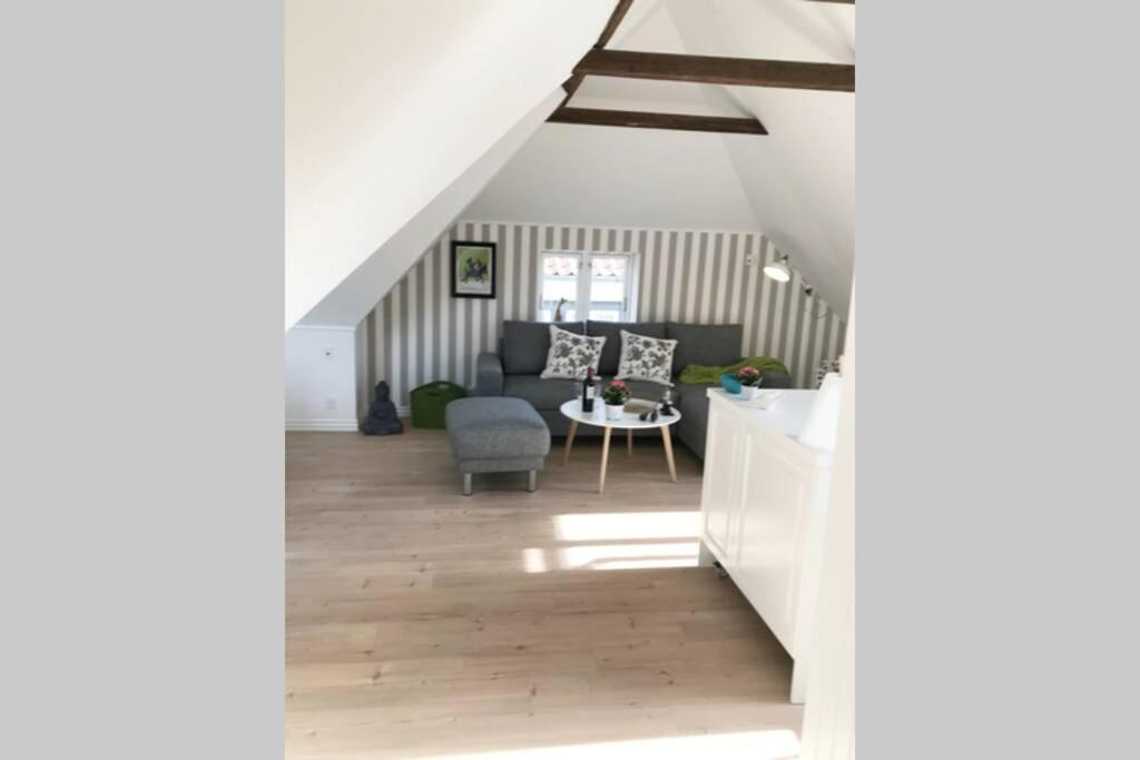 Penthouselejlighed med havneudsigt