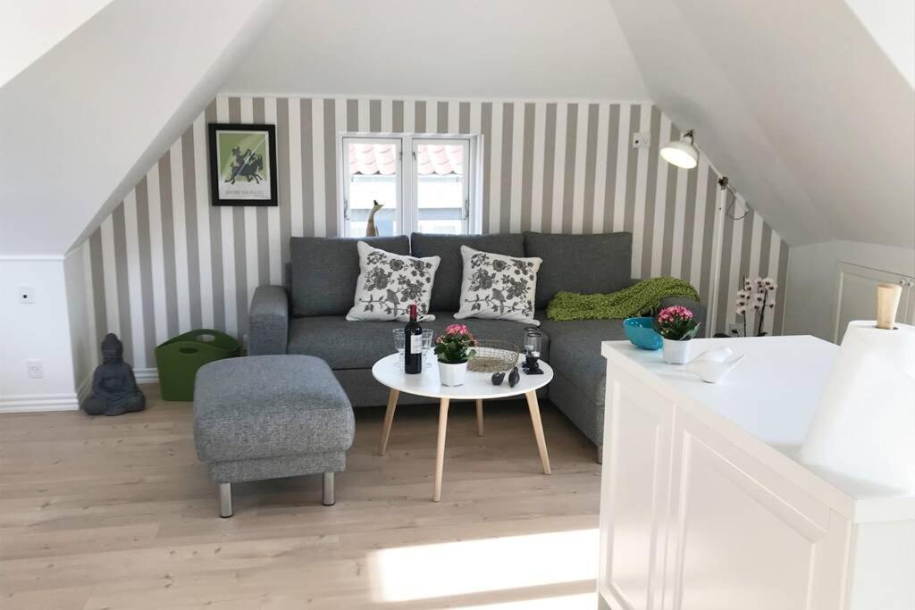 Penthouselejlighed med havneudsigt