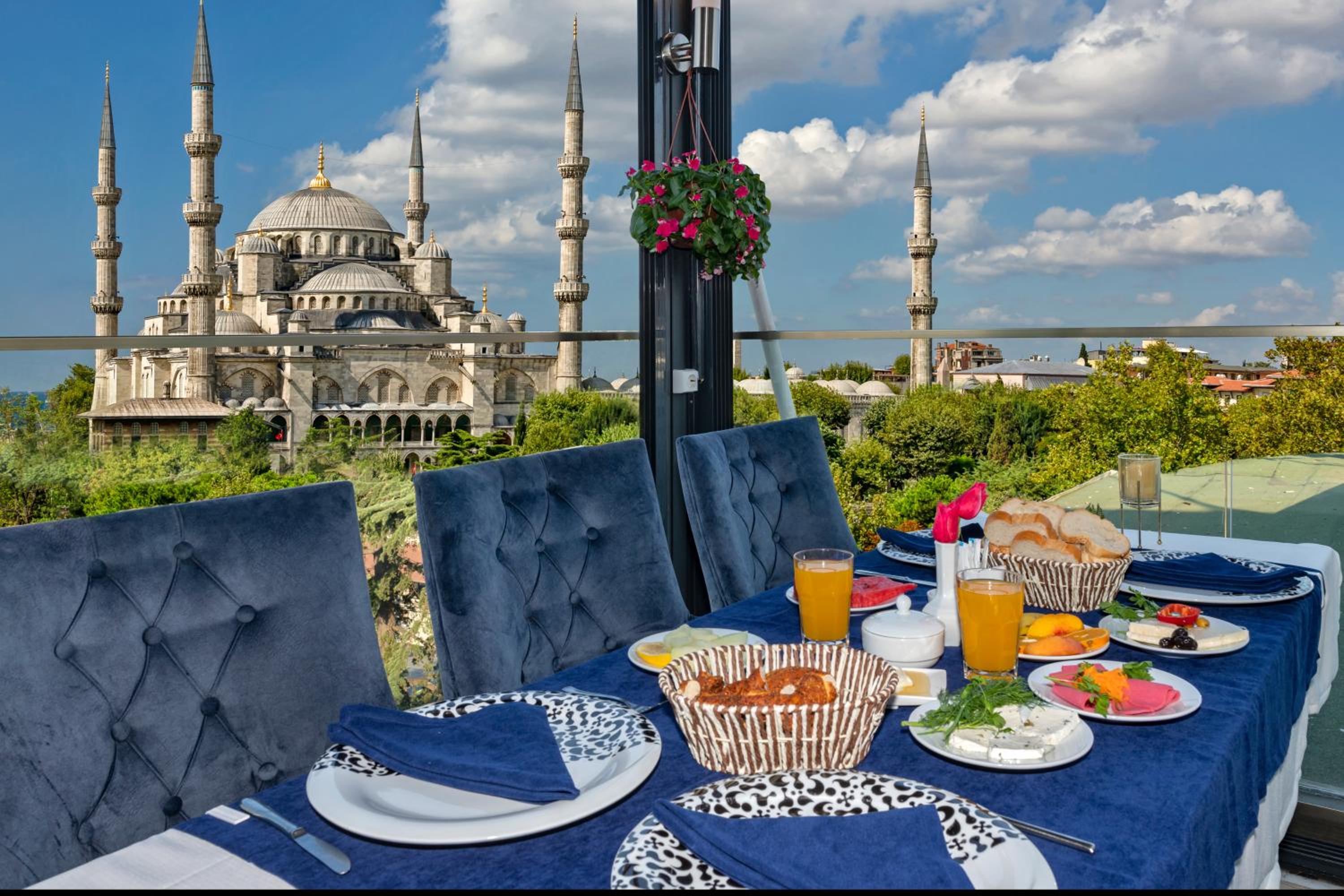 Aristocrat Hotel - Image 91