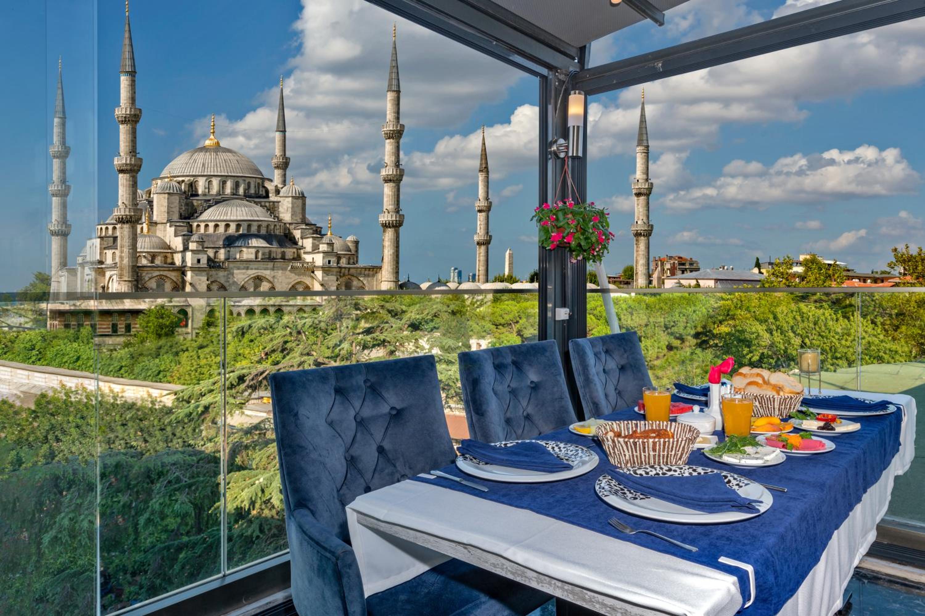 Aristocrat Hotel - Image 93