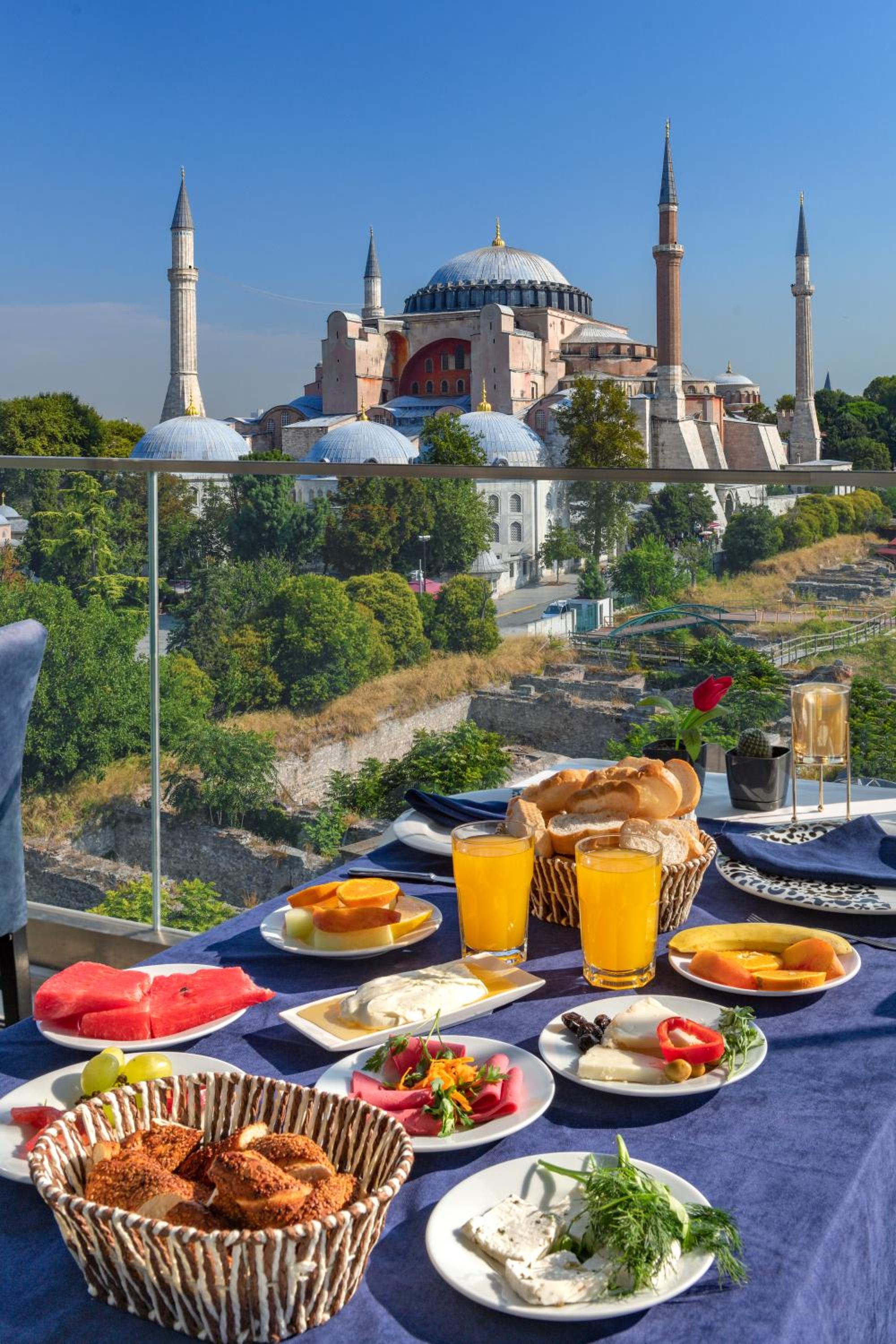 Aristocrat Hotel - Image 94