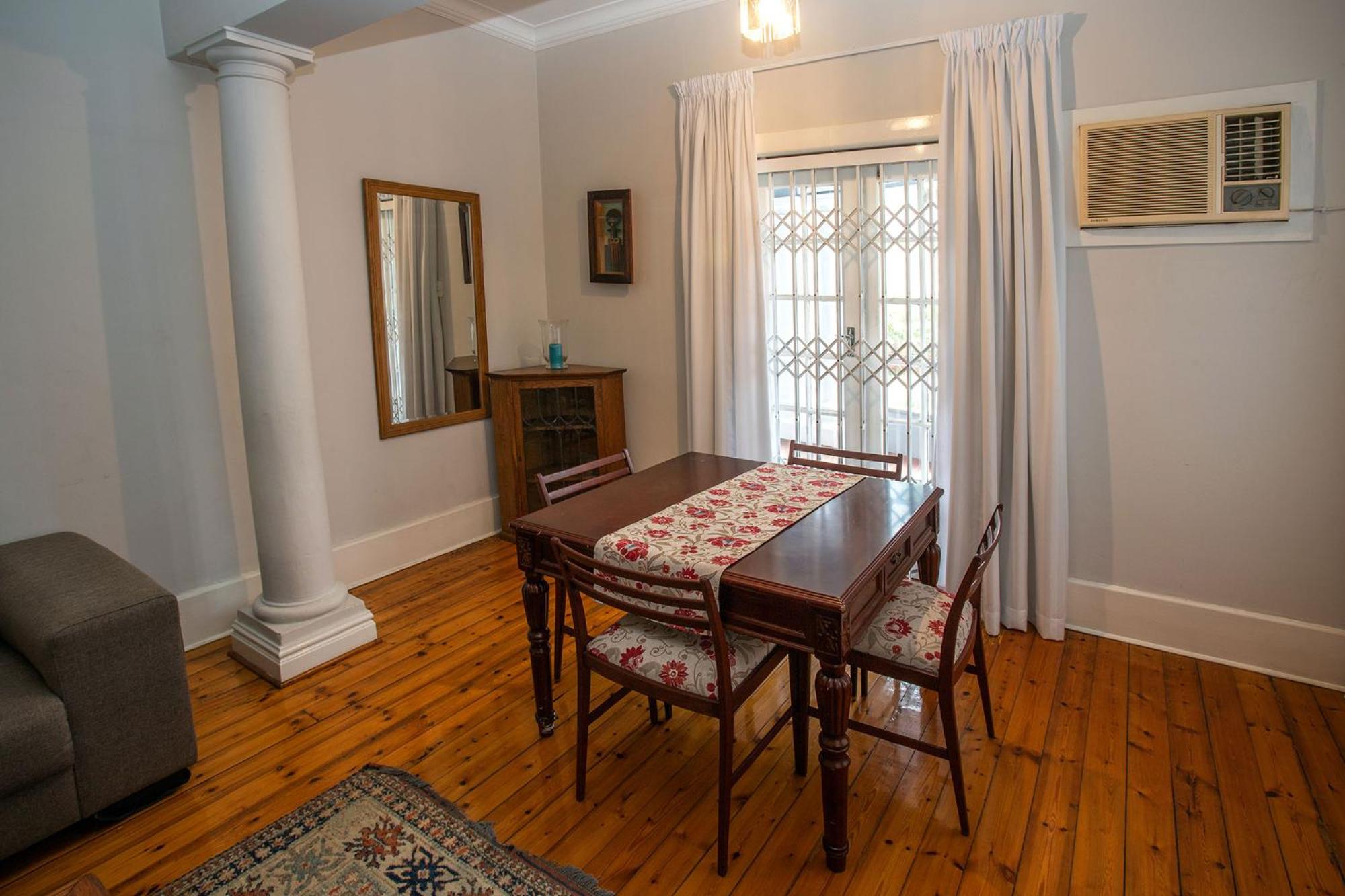 Harcourt Lodge
