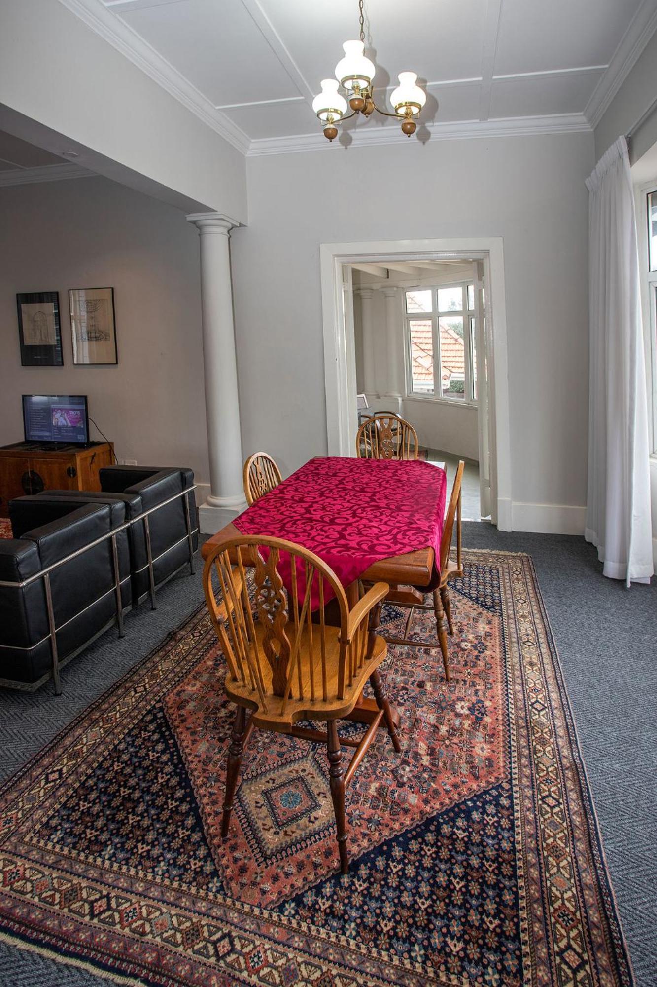 Harcourt Lodge