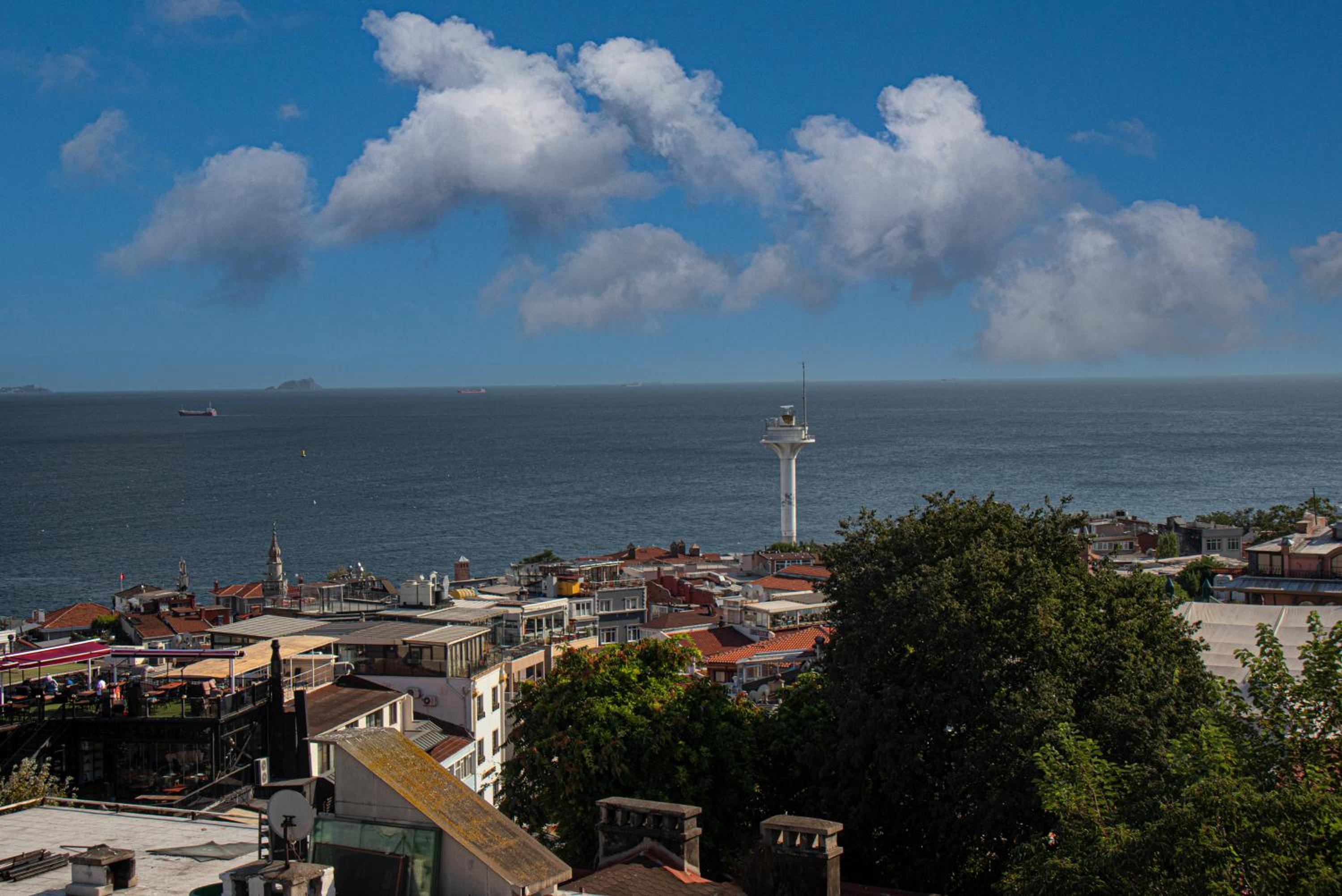 Aristocrat Hotel - Image 11