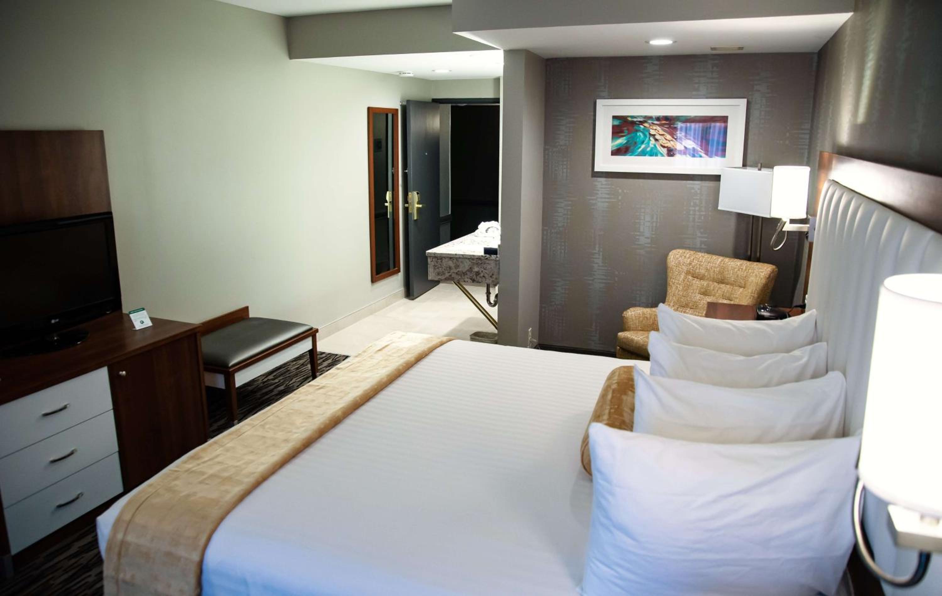 Buffalo Vacations - Best Western On The Avenue - Property Image 7
