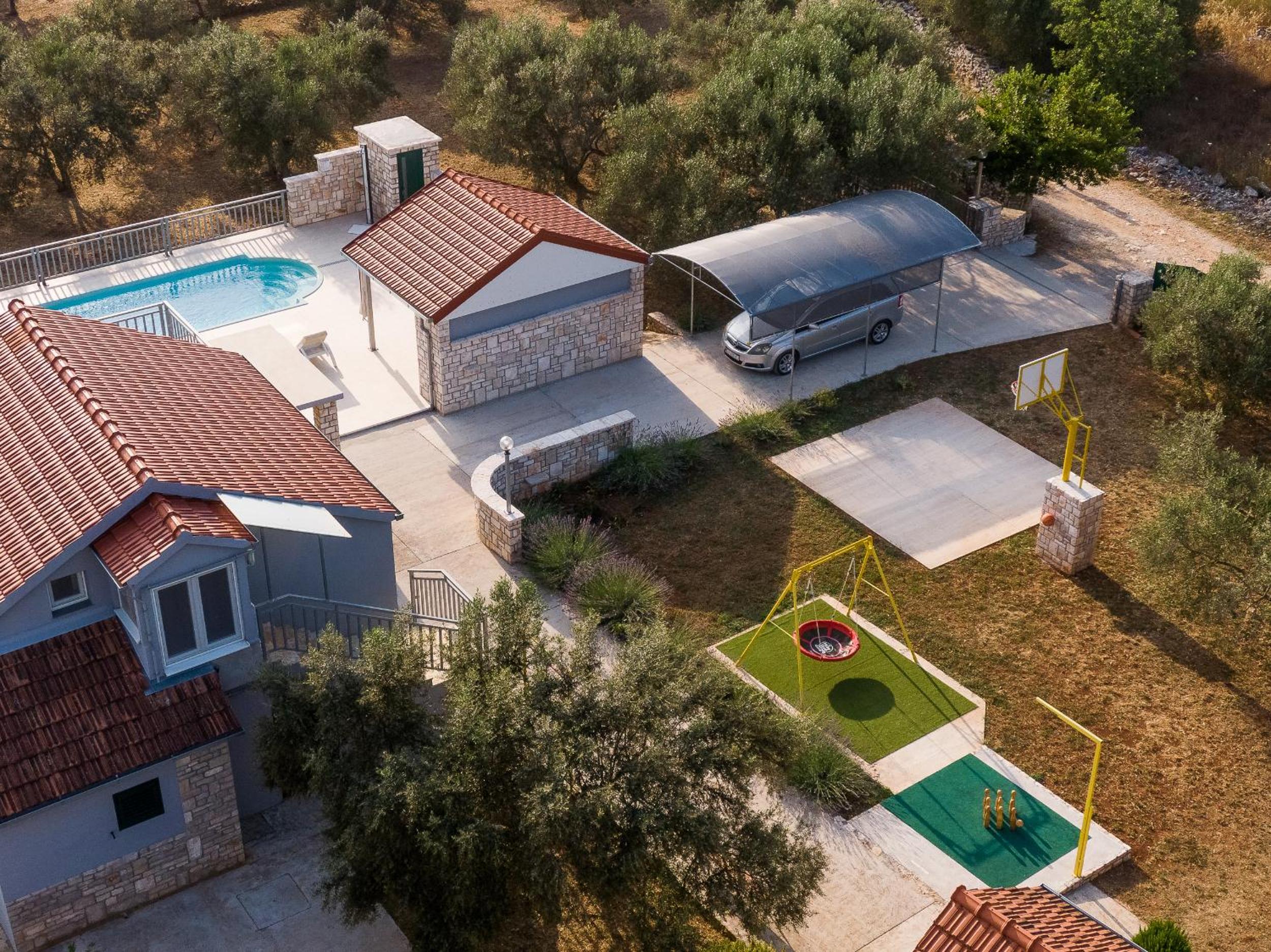 Photo 34