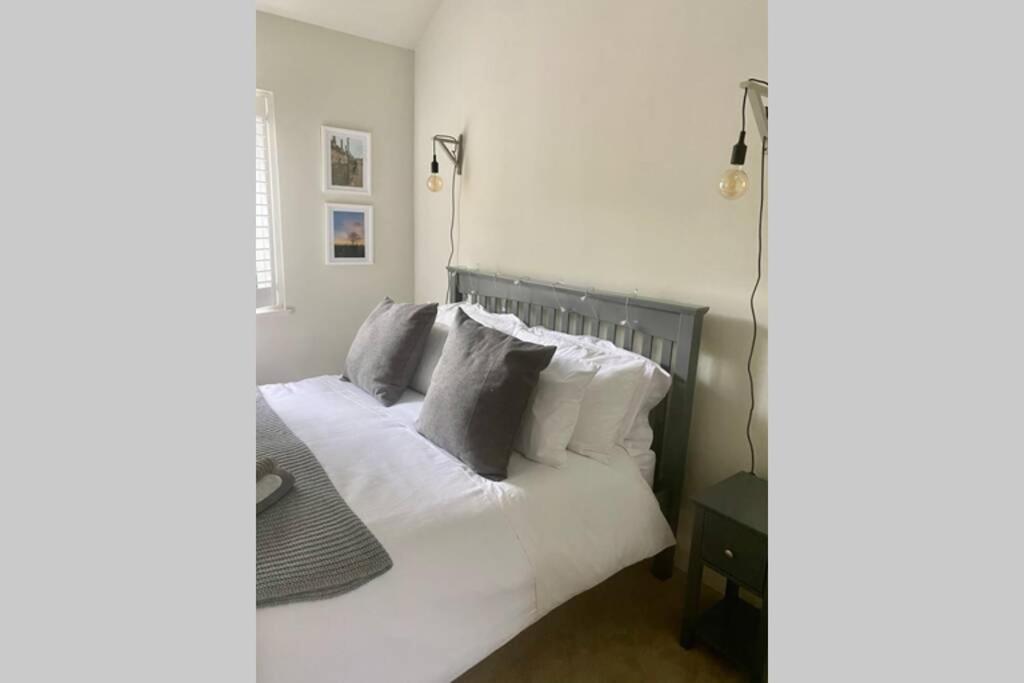 Self contained annexe in the heart of Wedmore view 2