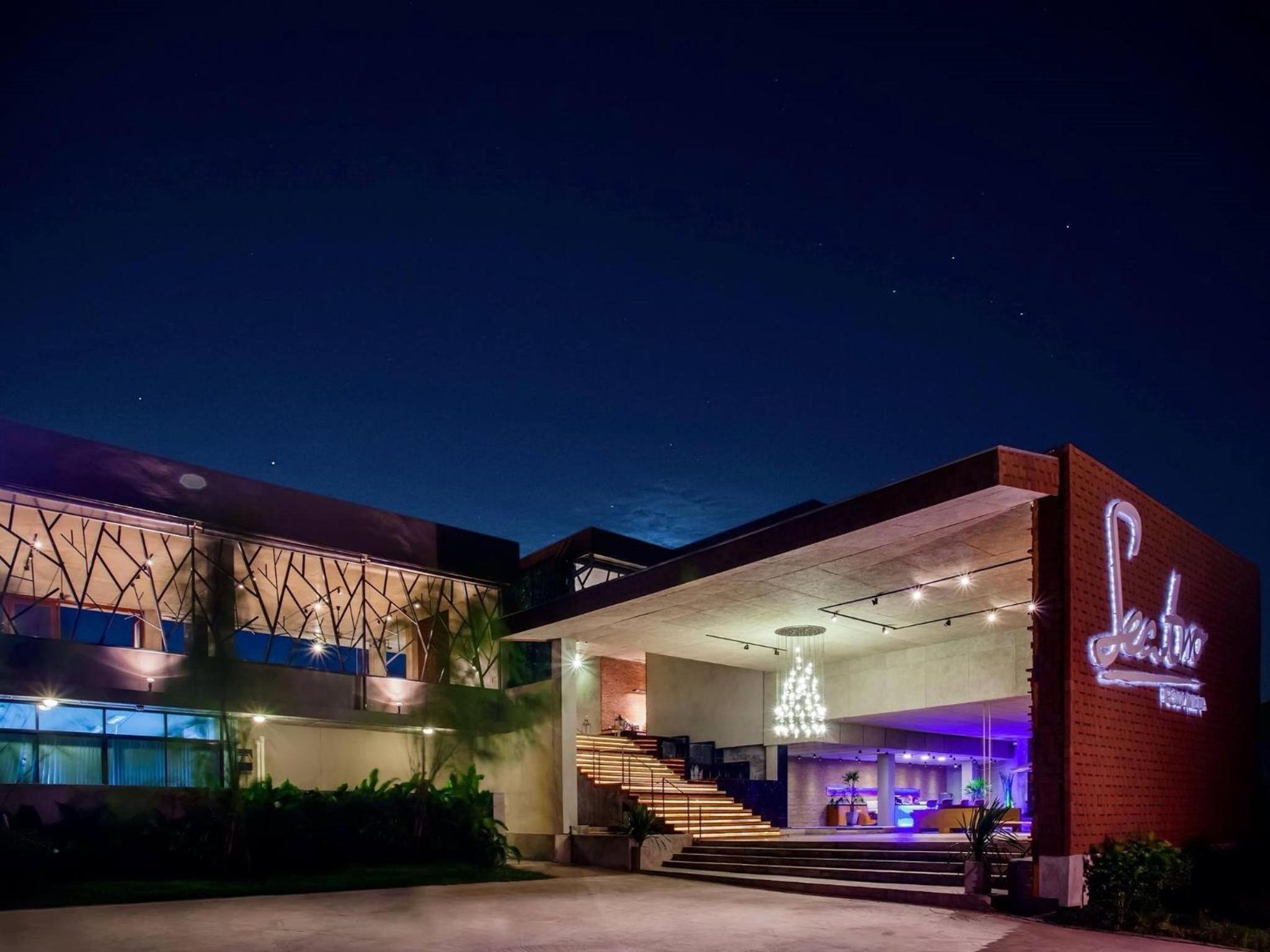 Hotel Sea Two Pool Villa Resort Pattaya