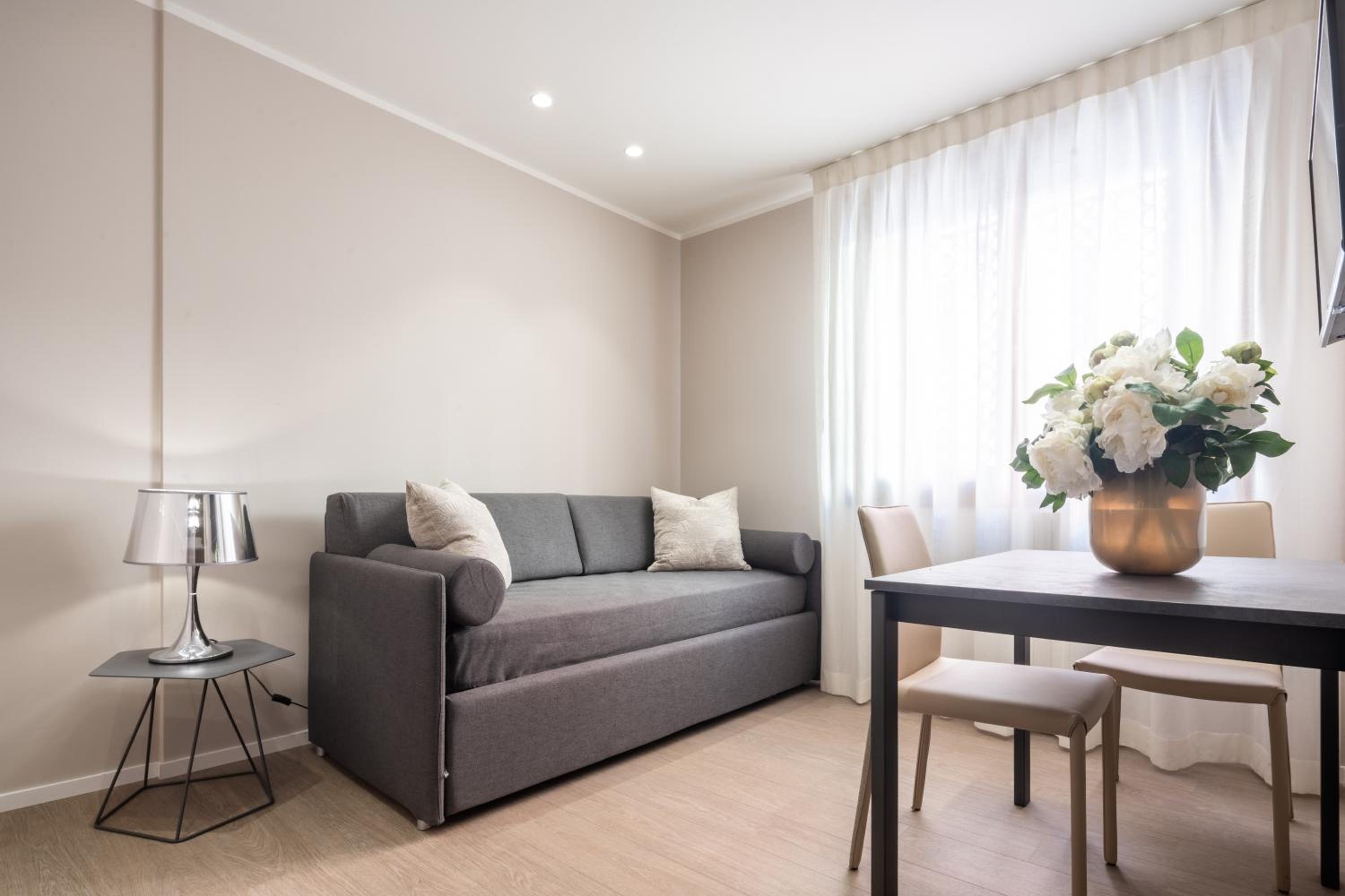 Accademia Apartments R&R