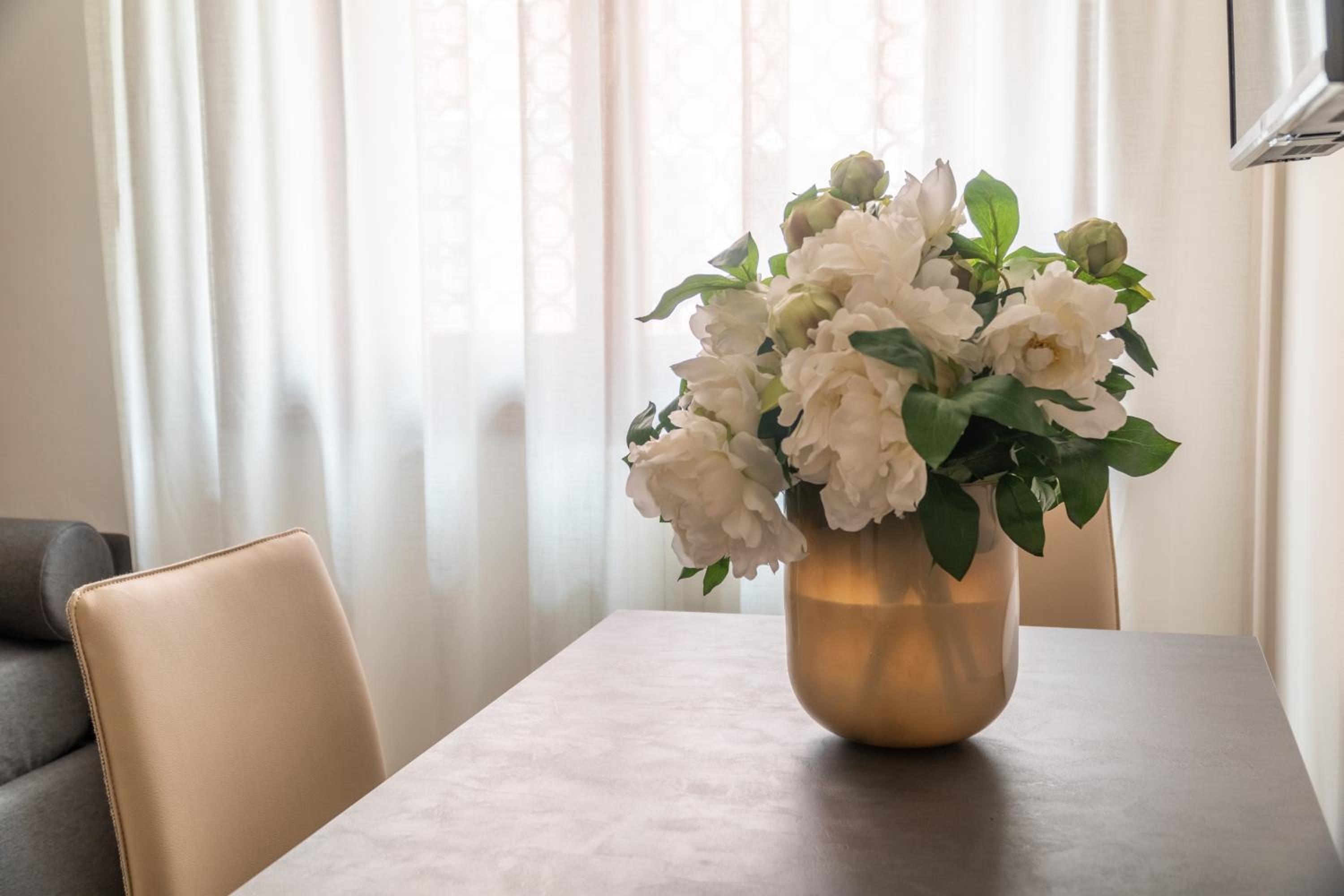 Accademia Apartments R&R