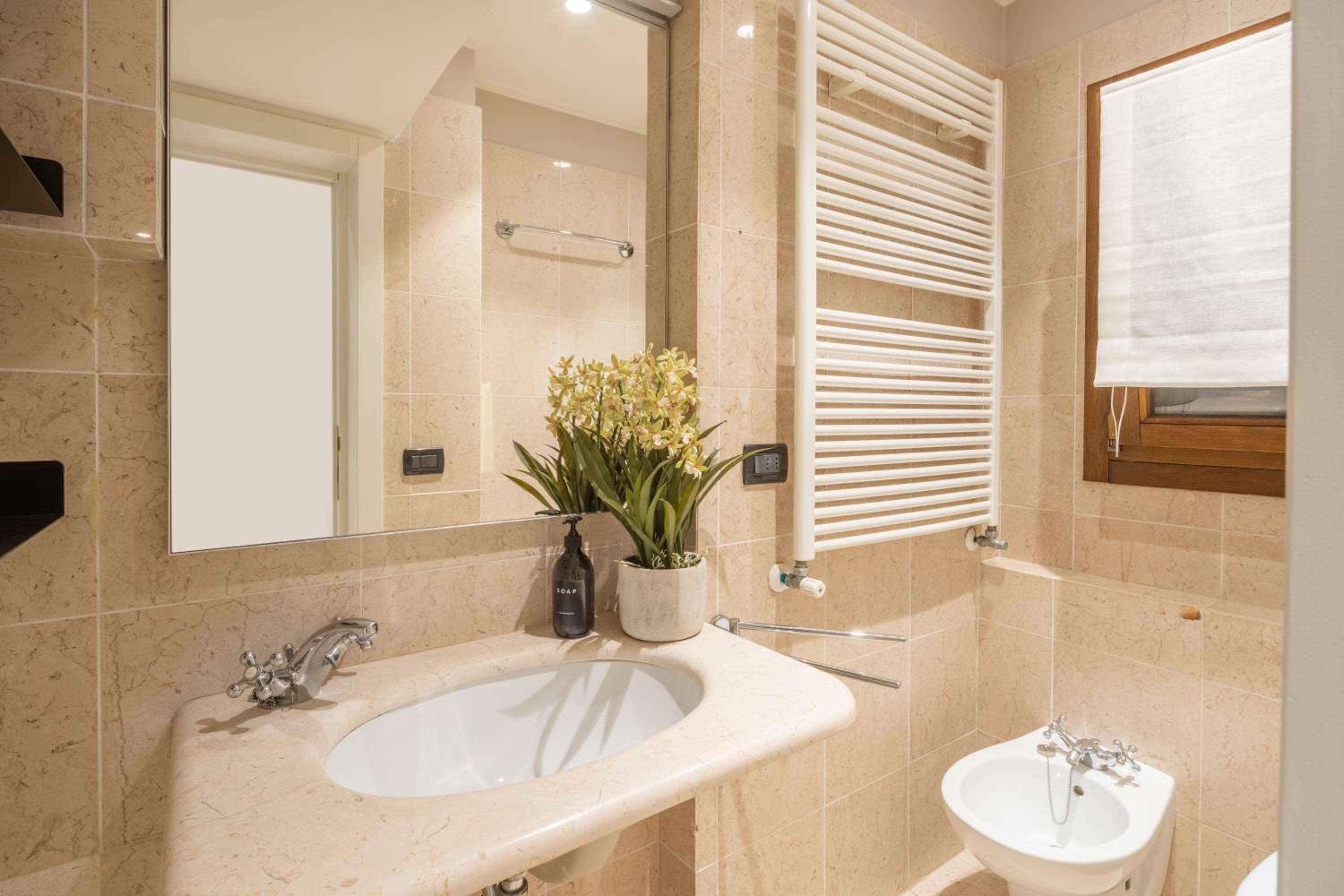 Accademia Apartments R&R