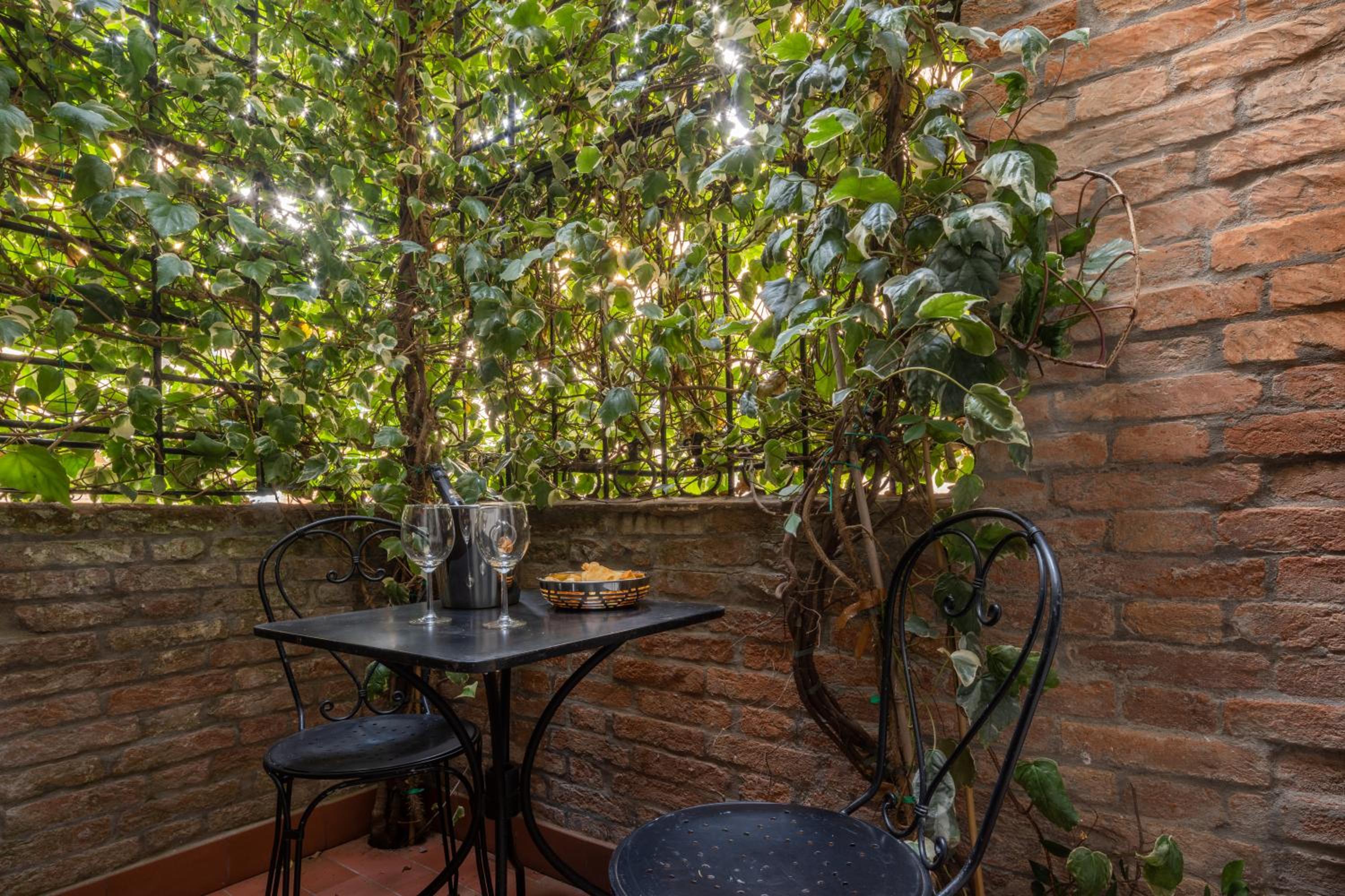 Accademia Apartments R&R