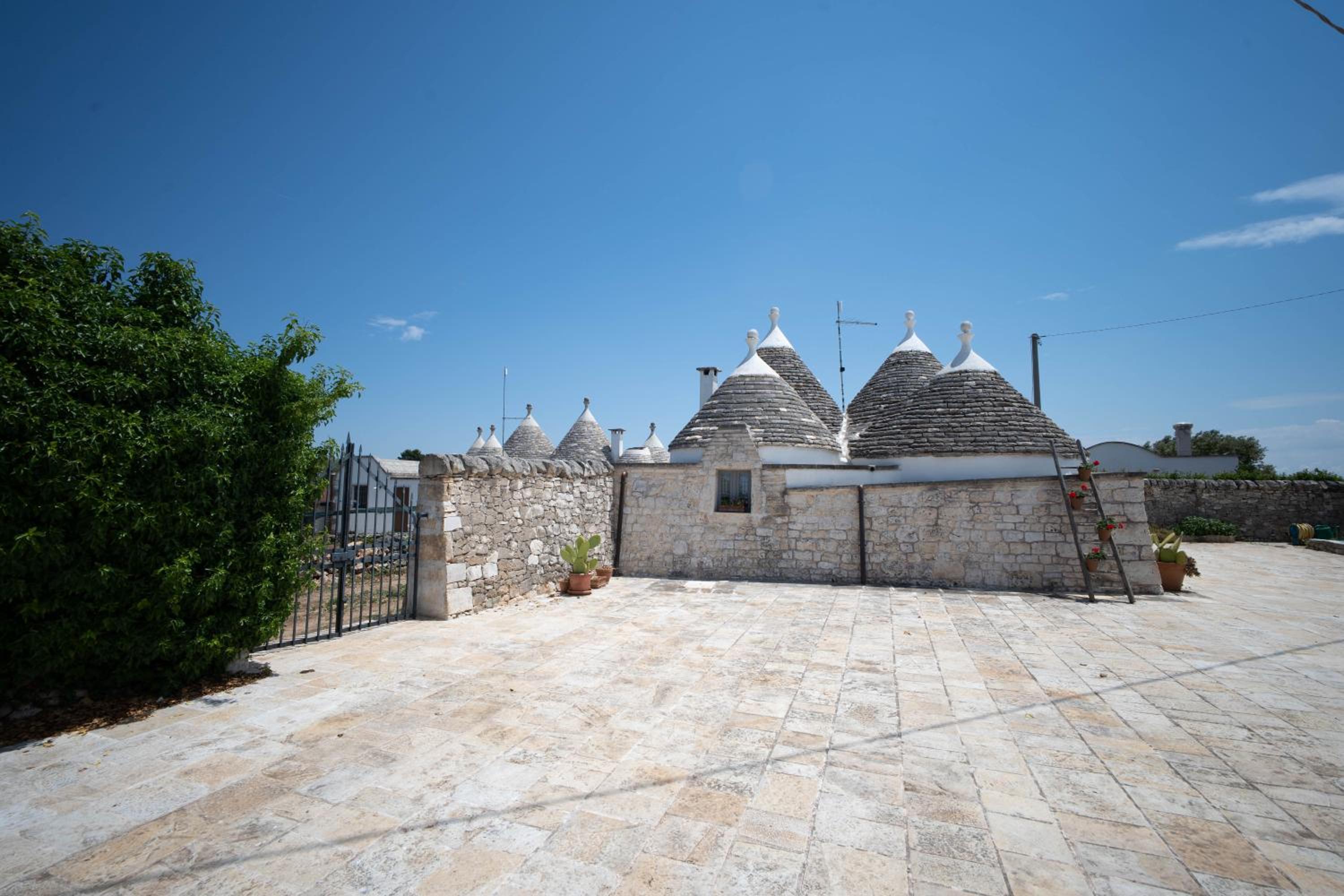 WePuglia - Trulli Brillina view 2
