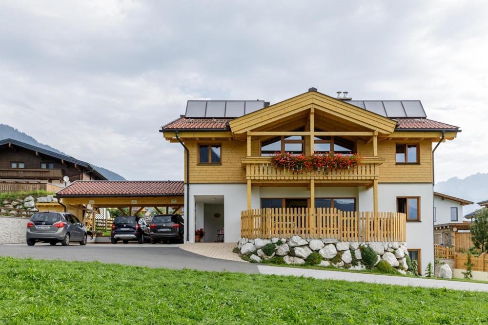 Penthousewohnung mit Garten Sauna Pool