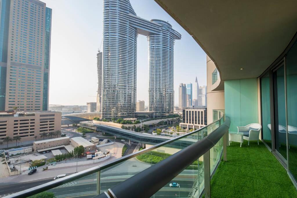 FIRST CLASS 1BR with DUBAI SKYLINE view