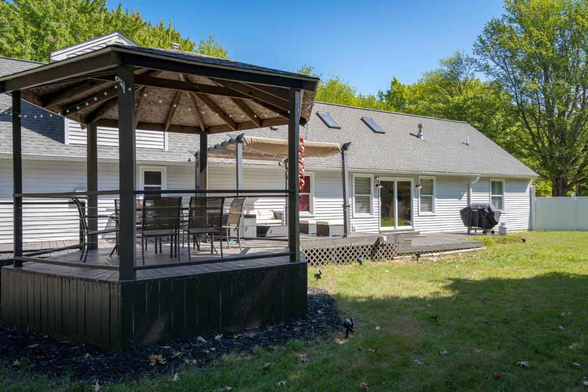 All Decked Out - Secluded getaway near beach access view 4