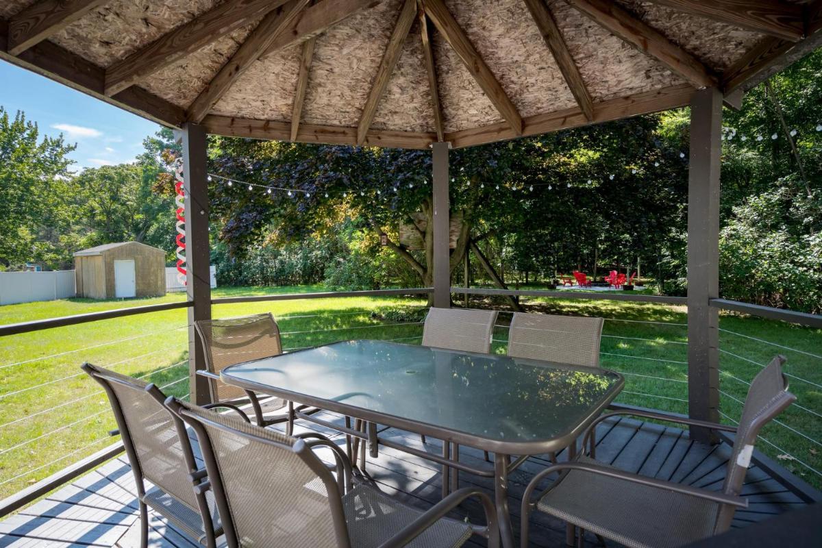 All Decked Out - Secluded getaway near beach access view 5