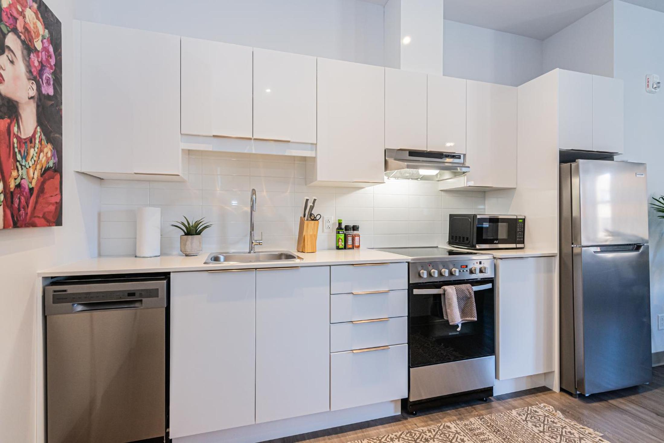 Wonderful New Studio close to Mount Royal By Den Stays view 4